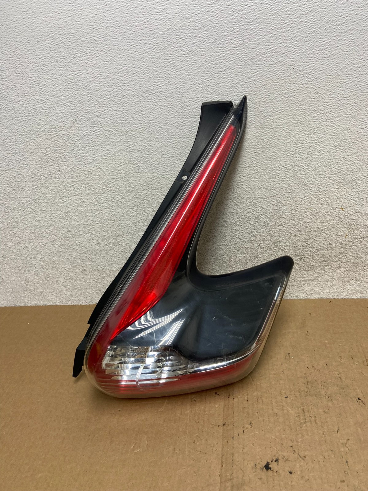 2015 to 2017 Nissan Juke Right Passenger RH Side Tail Light AF9736 DW0