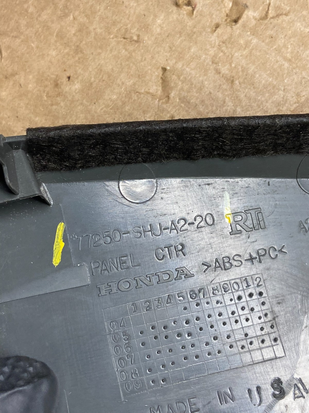 2005 to 2010 Honda Odyssey Radio Climate Control Dash Trim Bezel W3073 DG6