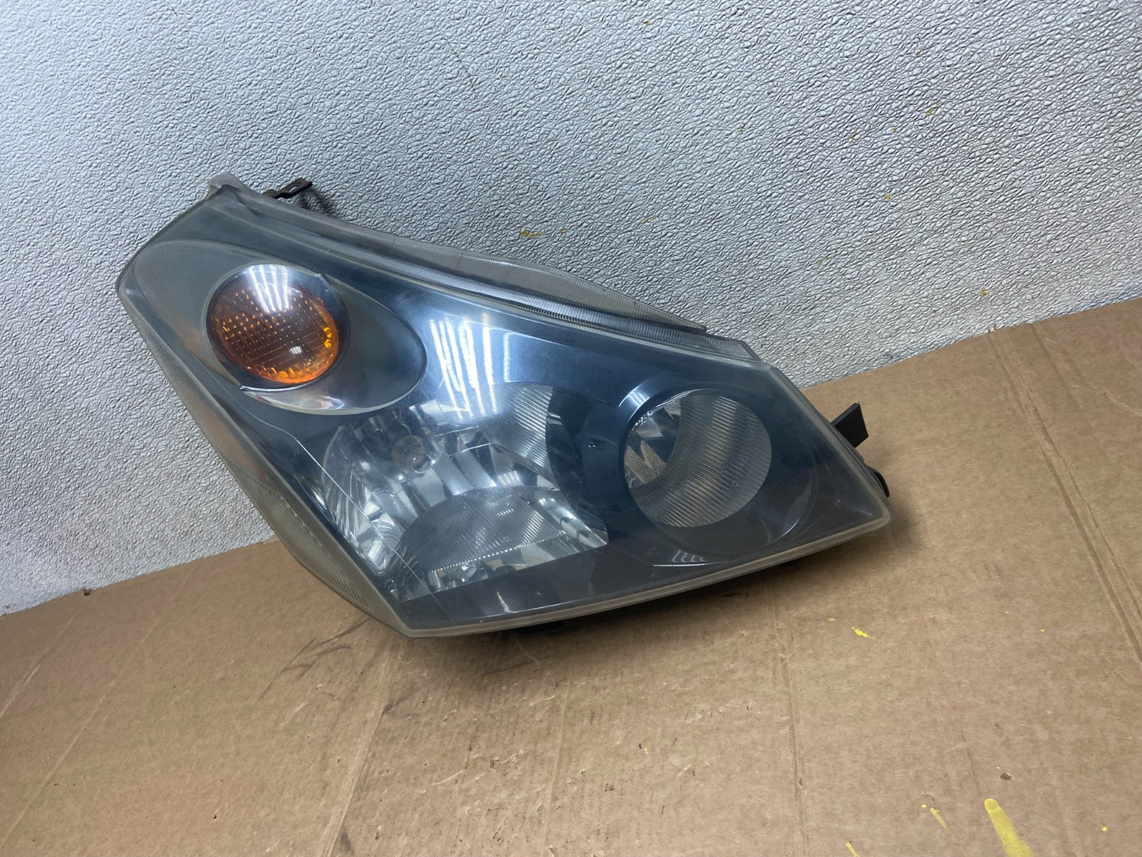 2004 to 2009 Nissan Quest Right Passenger RH Black Headlight AA1319 DW1