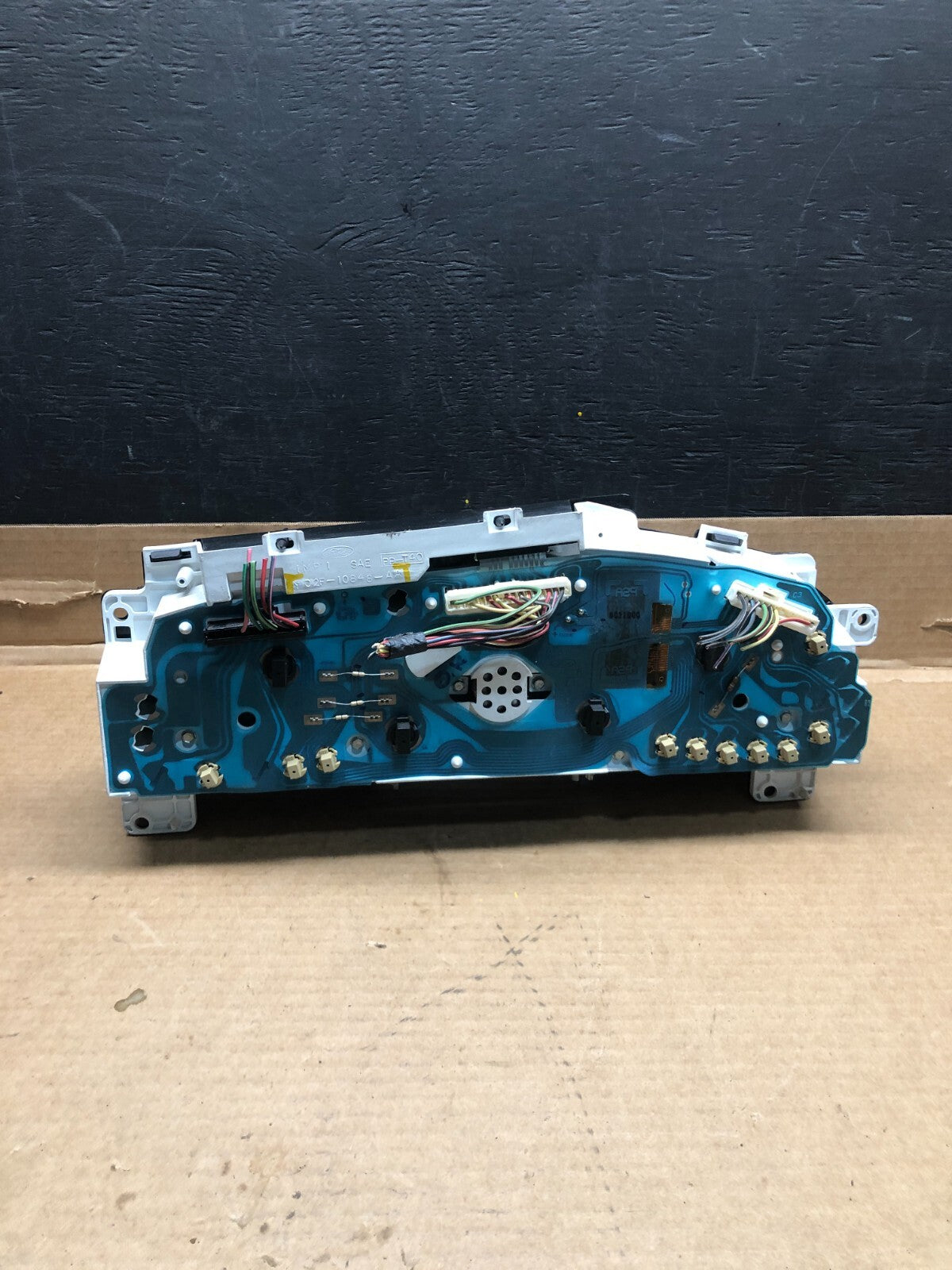 2001 to 2002 Ford Econoline E250 E350 Van Speedometer Instrument Cluster H15364