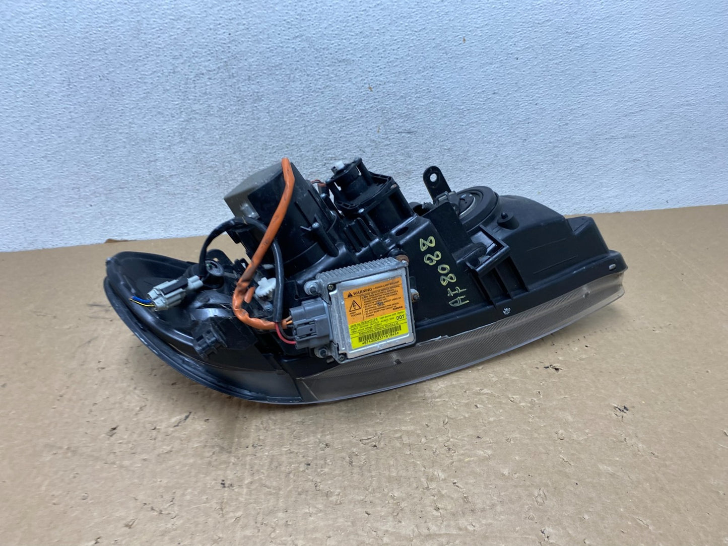 2002 to 2004 Infiniti I35 Left Driver LH Side Headlight Xenon AF8088 DW6