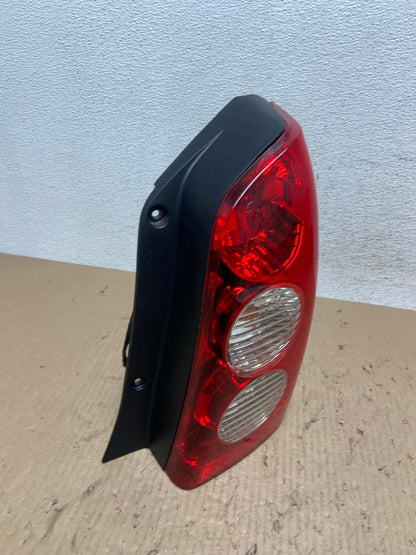 2005 2006 Mazda Tribute Right Passenger Rh Tail Light AE8884 LK2