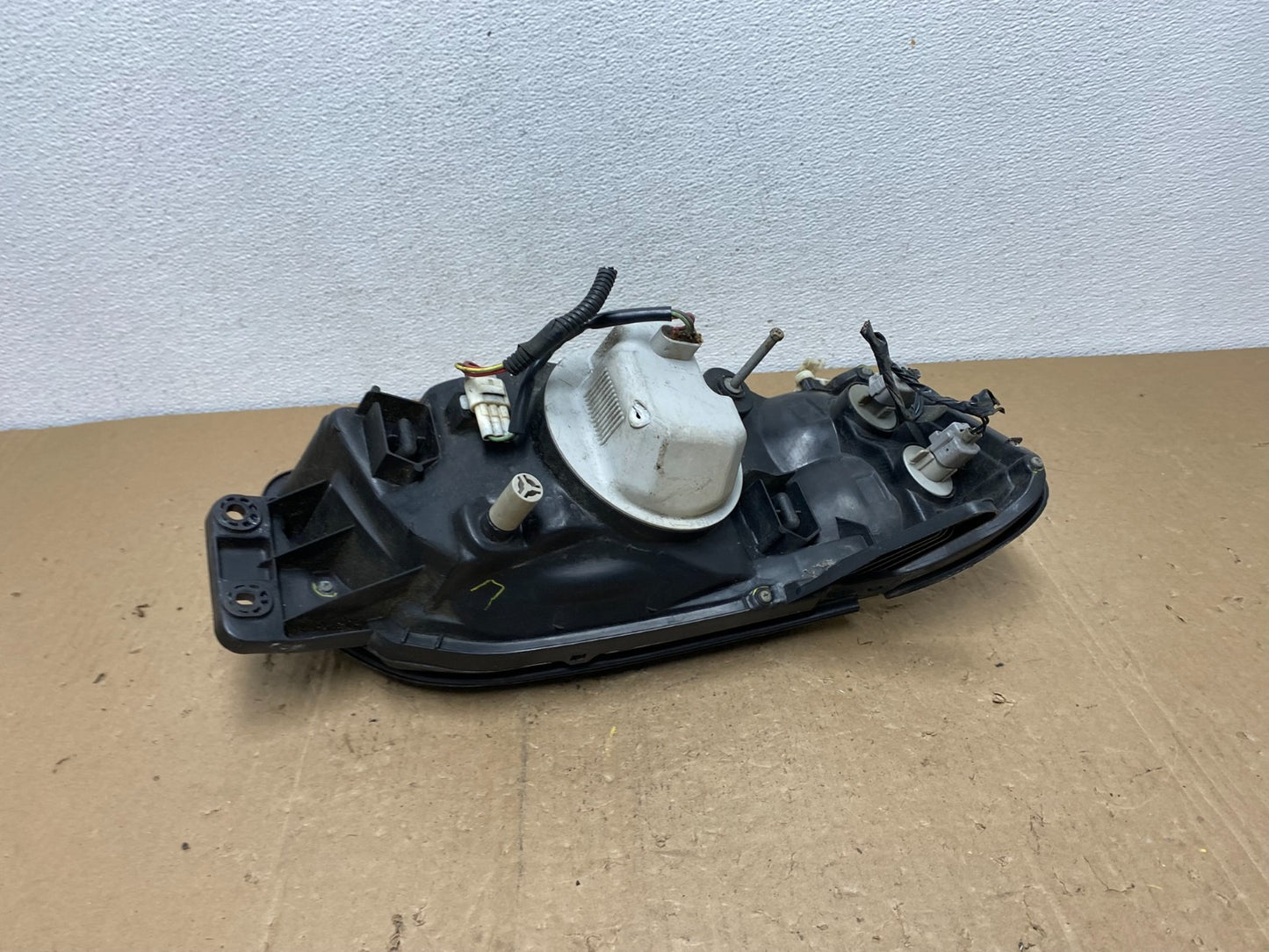 2001-2004 Subaru Legacy Outback Left Driver Lh Side Headlight AC6001 DW3