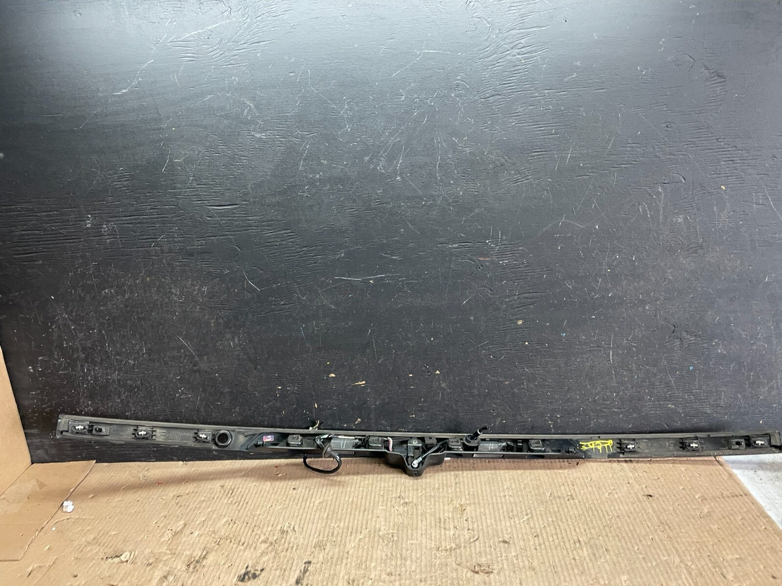 2016 - 2019 Ford Explorer Interceptor Rear Tailgate Molding With Camera M2962 DG5