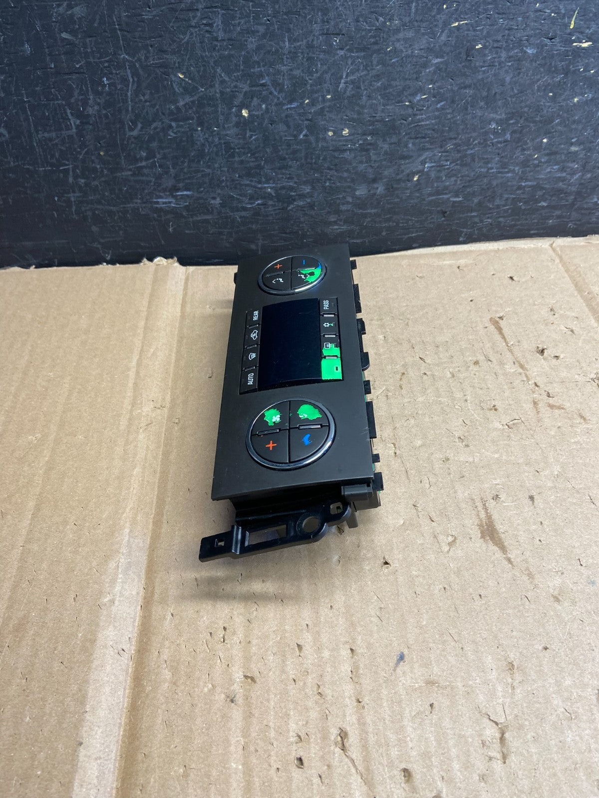 2012 to 2013 Chevrolet Avalanche 1500 Tahoe Climate Control A/C Panel AI2701 DG1
