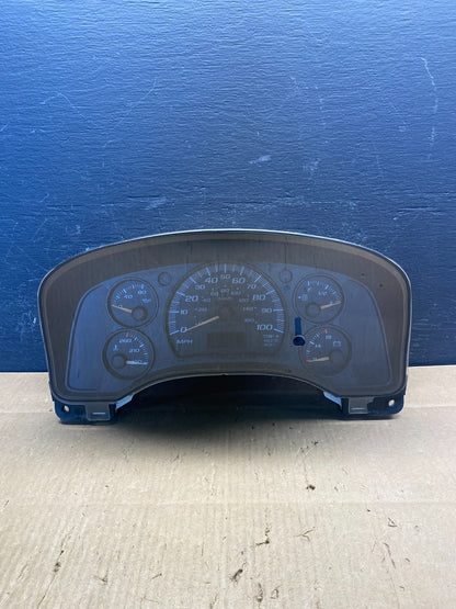2004 to 2007 Chevrolet Express Speedometer Cluster Gauge AD16610
