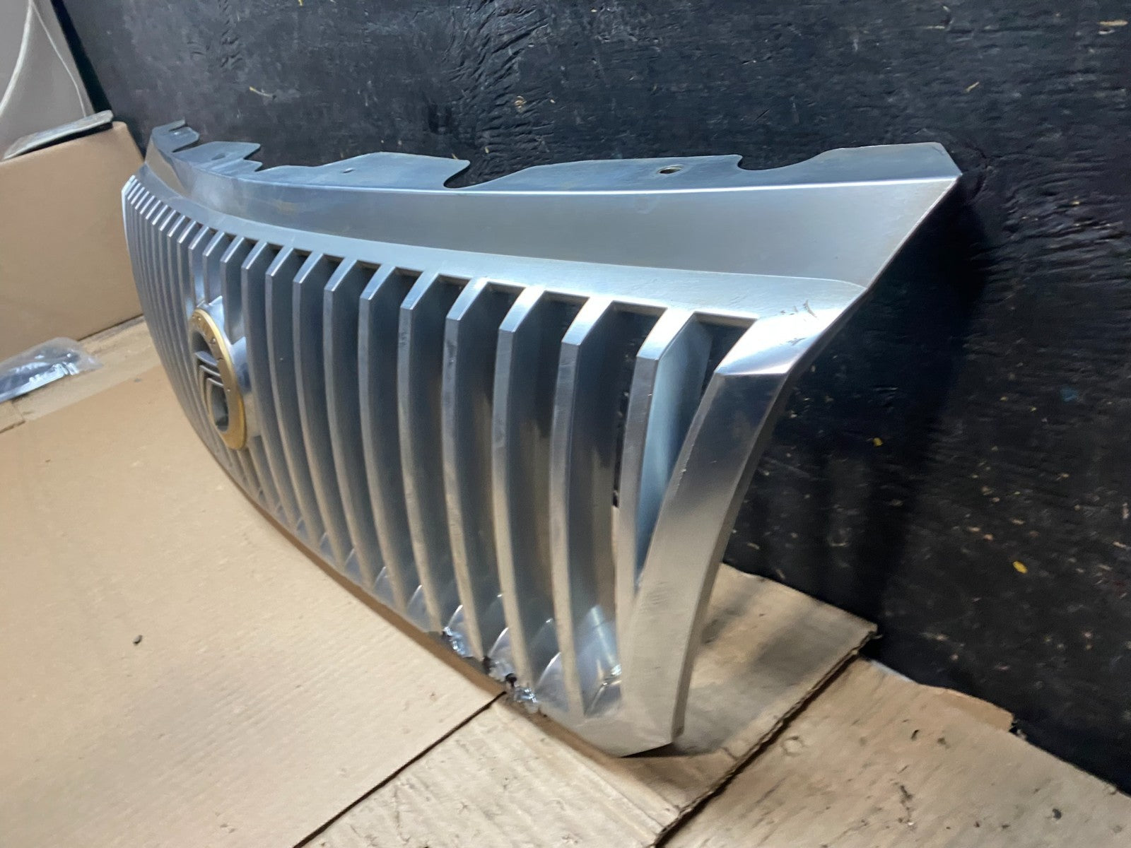 2002 to 2005 Mercury Mountaineer Front Upper Grill Grille Oem W5676 DG1