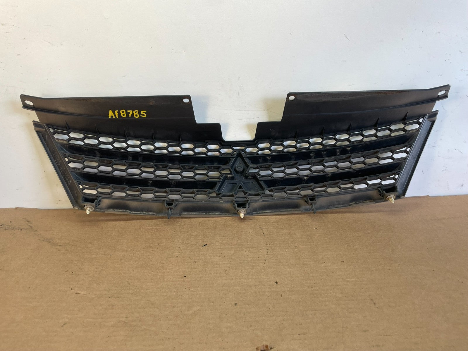 2007 - 2009 Mitsubishi Outlander Front Upper Grill Grille AF8785 DG5