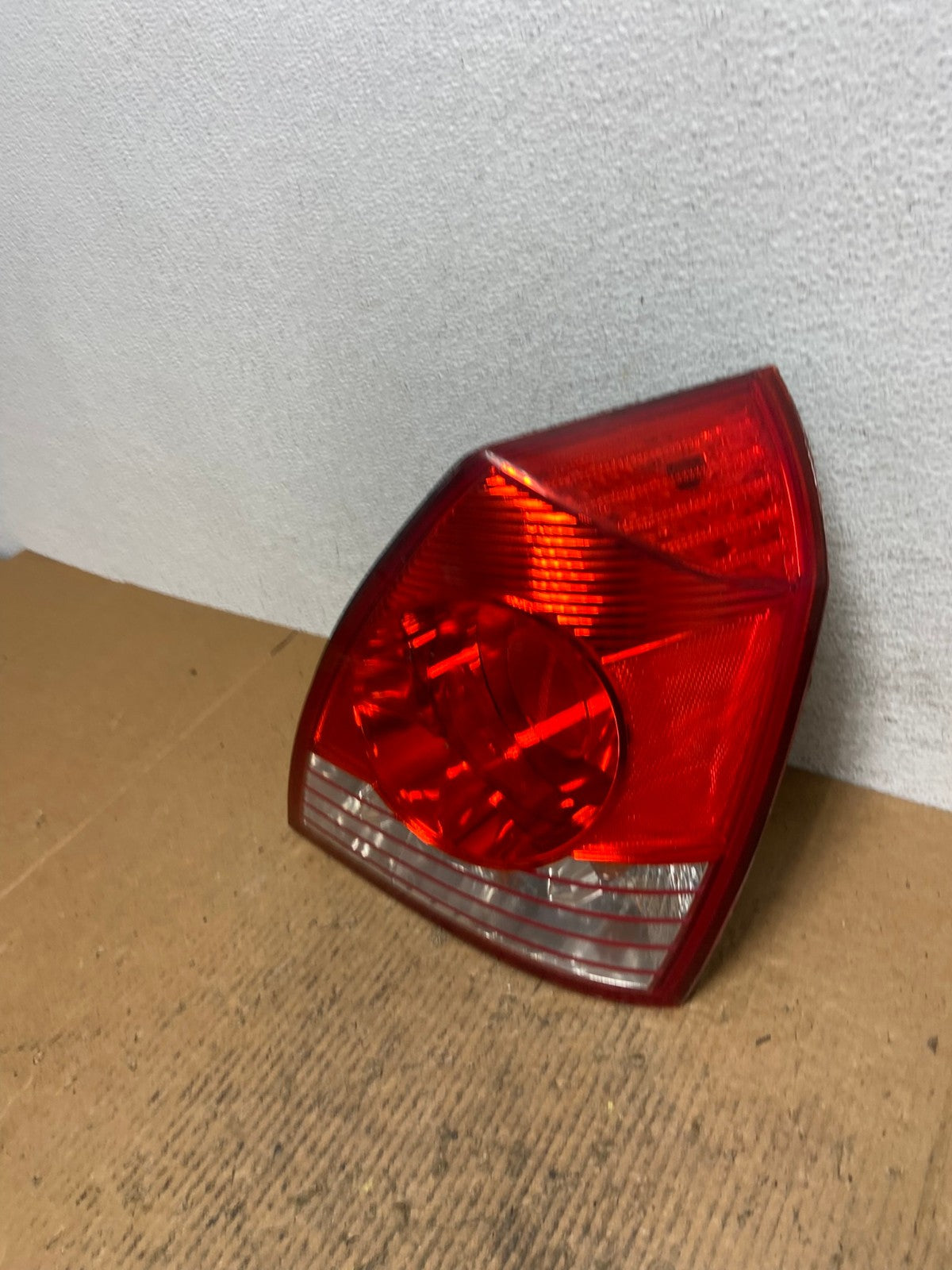 2004 2005 2006 Hyundai Elantra Sedan Right Passenger Tail Light AE1474 LK1