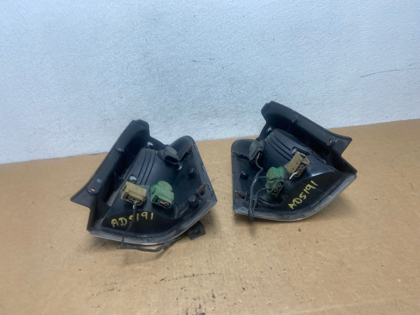 2005 2006 2007 Mercury Mariner Left + Right Tail Lights AD5191 LK5