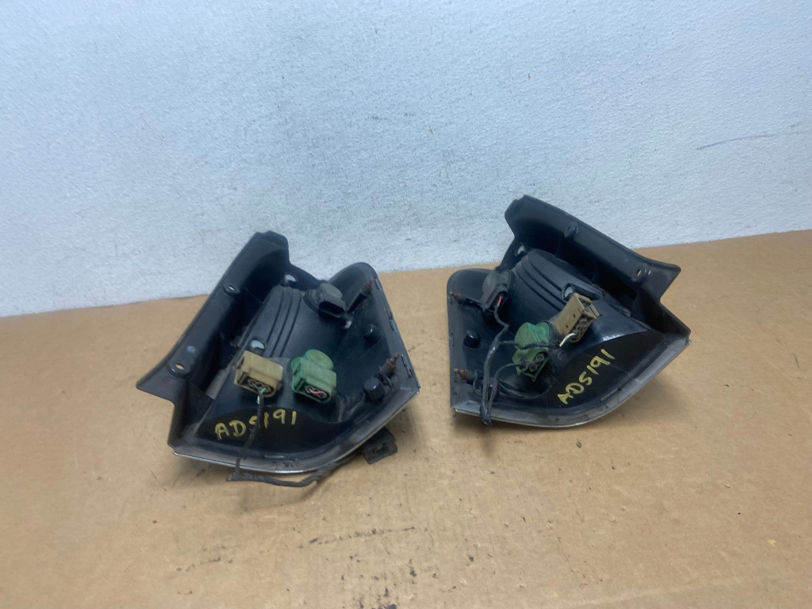 2005 2006 2007 Mercury Mariner Left + Right Tail Lights AD5191 LK5