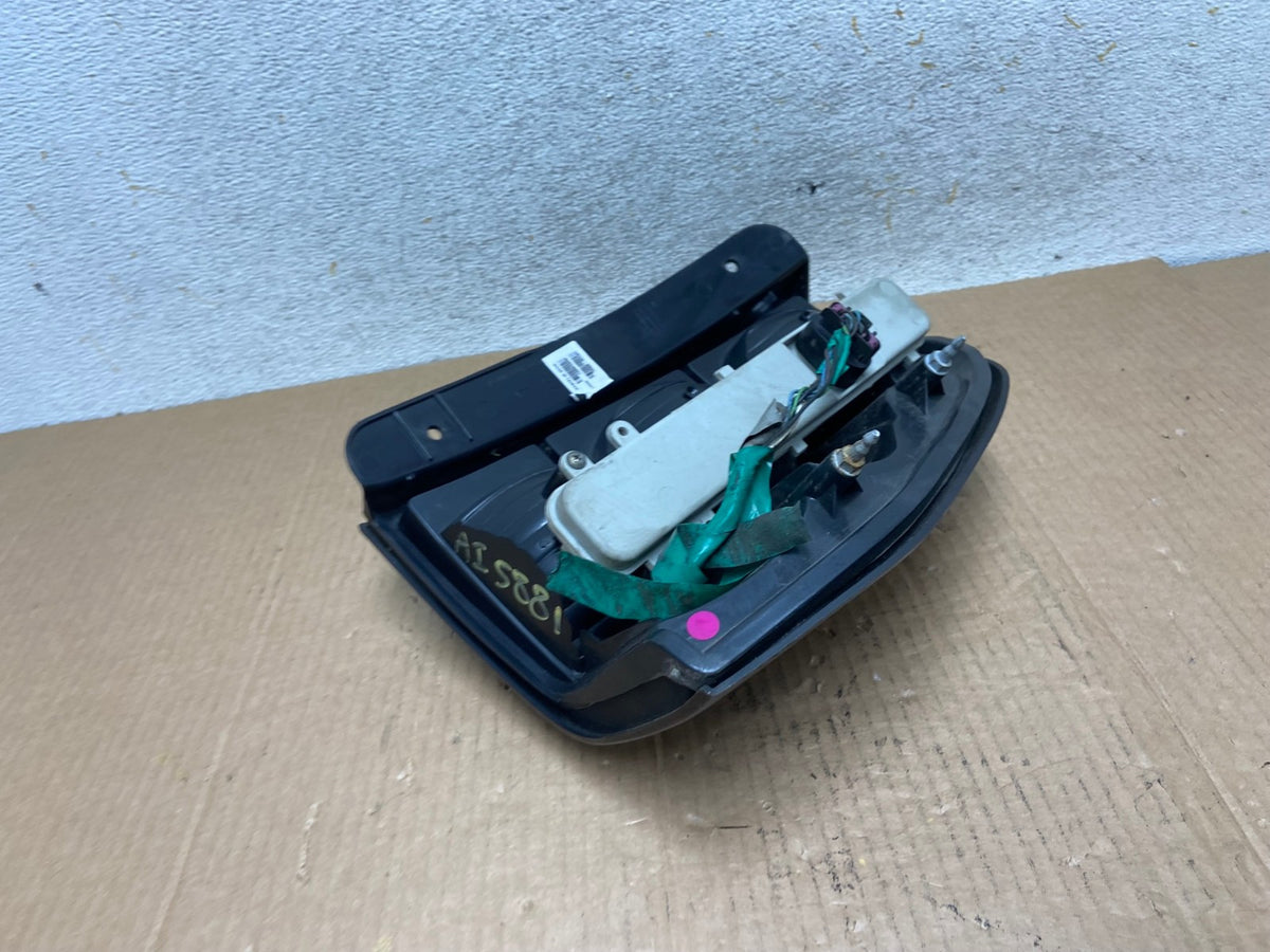 2002 to 2009 Chevrolet Trailblazer Left Driver LH Side Tail Light AI5881 LK5