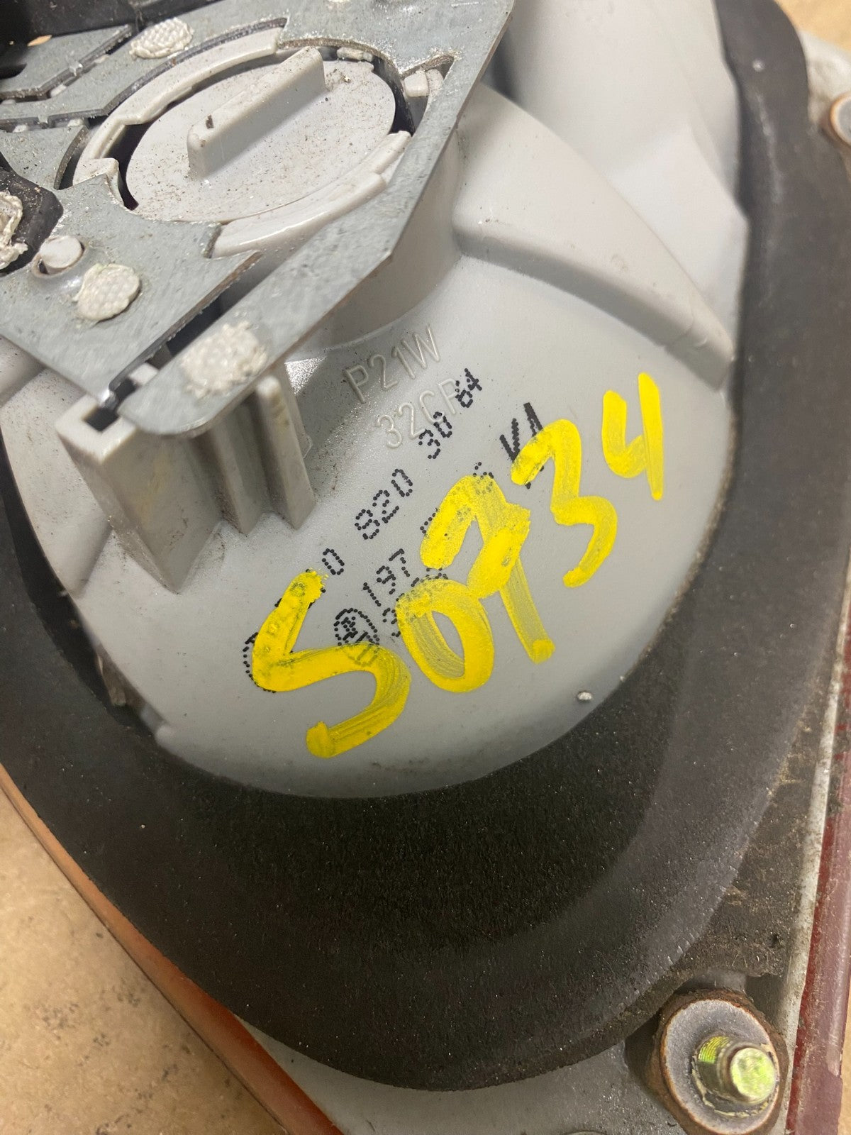 1996 - 1999 Mercedes-Benz E W210 E320 Right Passenger Inner Tail Light S0734 DW6