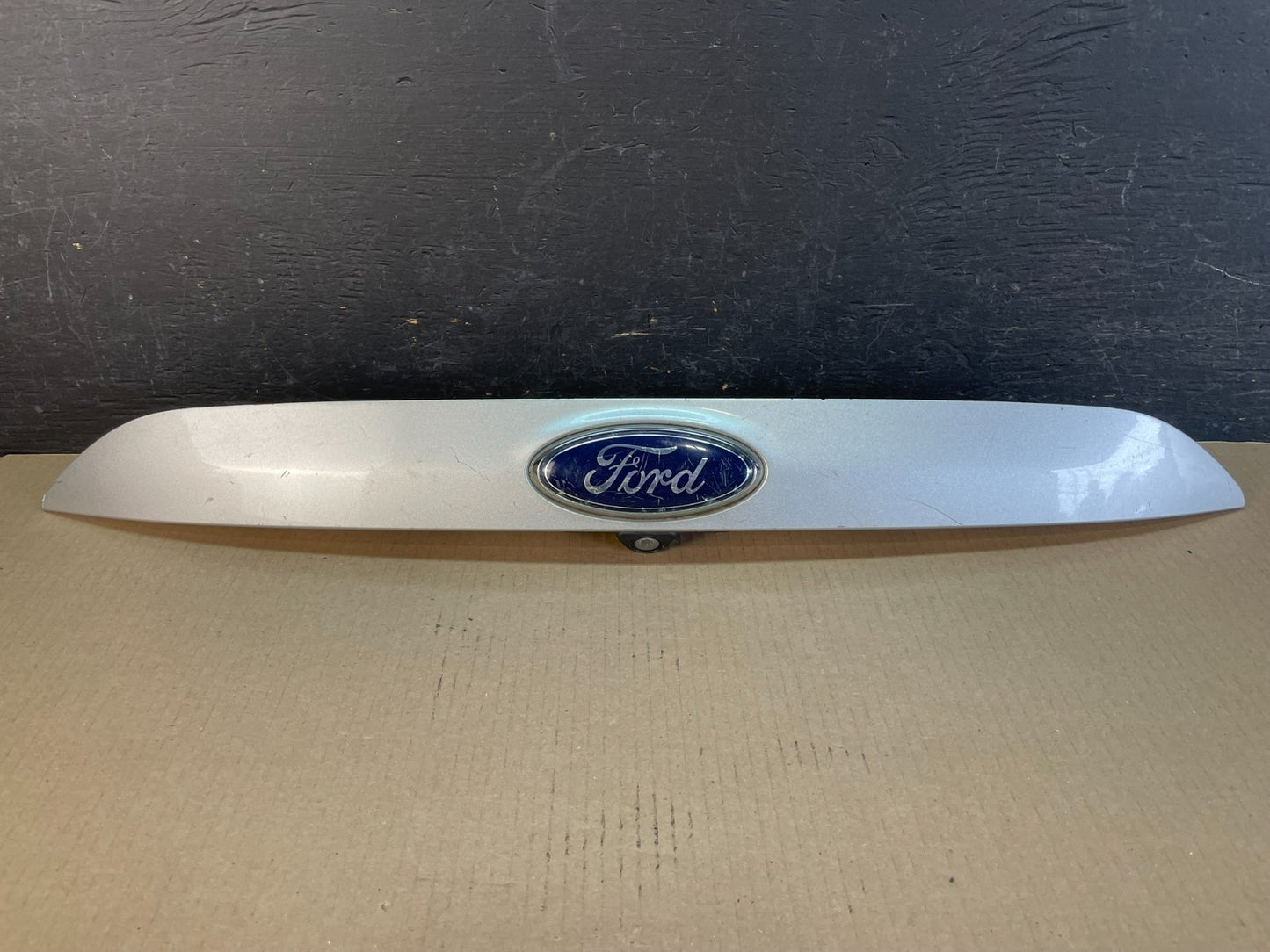 2013 to 2016 Ford Escape Rear Trunk Molding with Camera ae3422 DG0