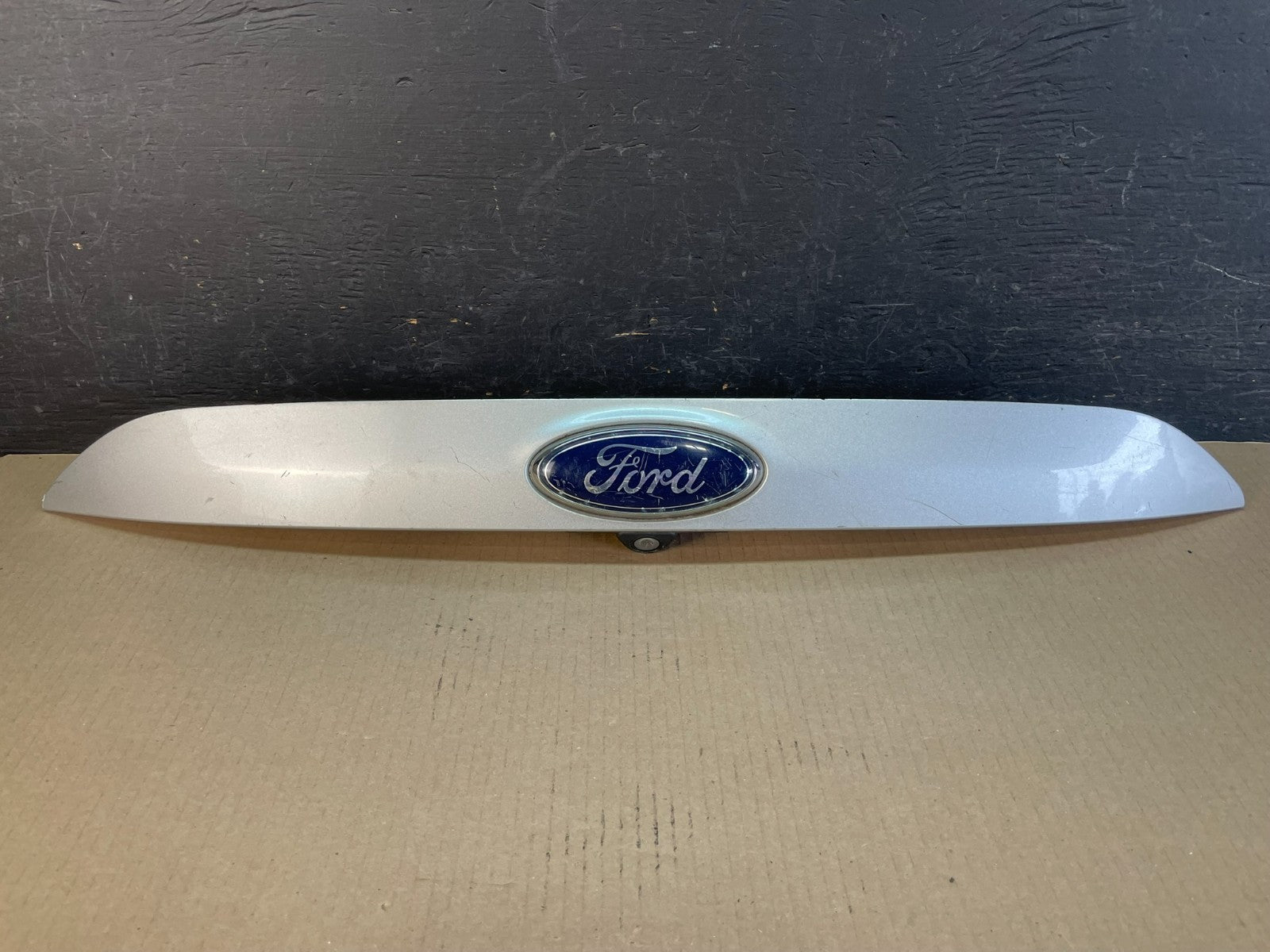 2013 to 2016 Ford Escape Rear Trunk Molding with Camera ae3422 DG0