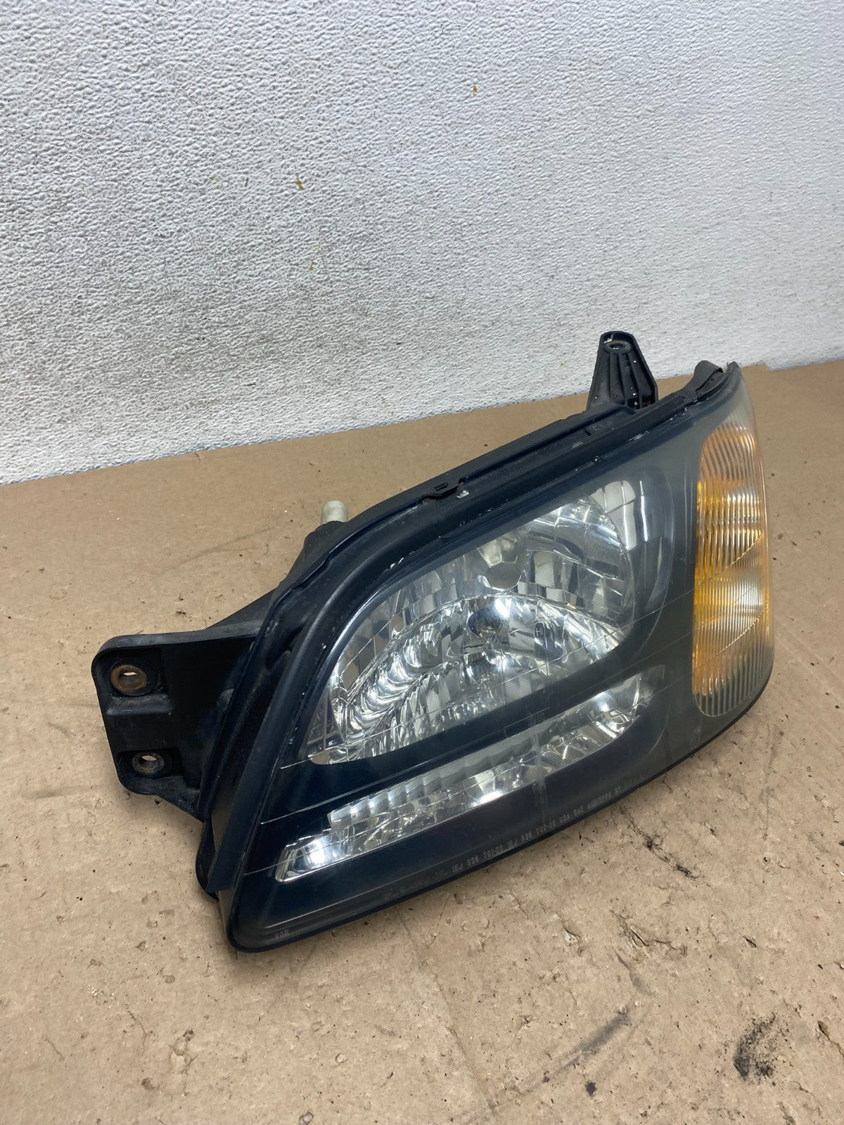 2001-2004 Subaru Legacy Outback Left Driver Lh Side Headlight AG5470 DW1