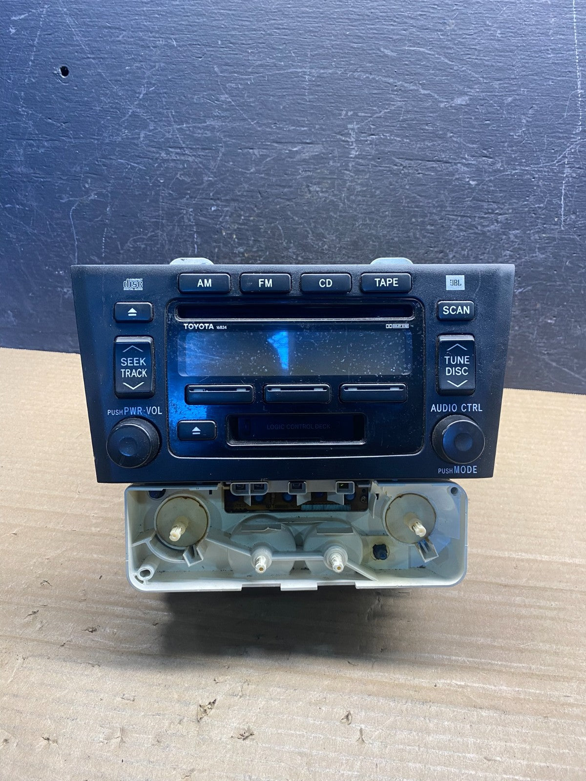 2000-2004 Toyota Avalon Radio Stereo 6 CD Tape Player Climate Control AF3877 DG0