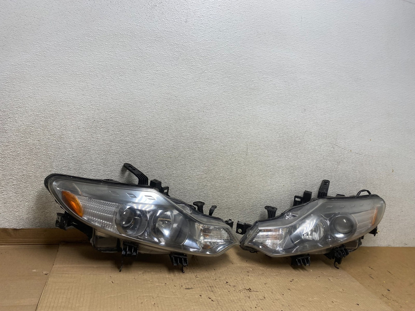 Halogen 2011 2012 2013 2014 Nissan Murano Headlights Left+Right U3056 DW2