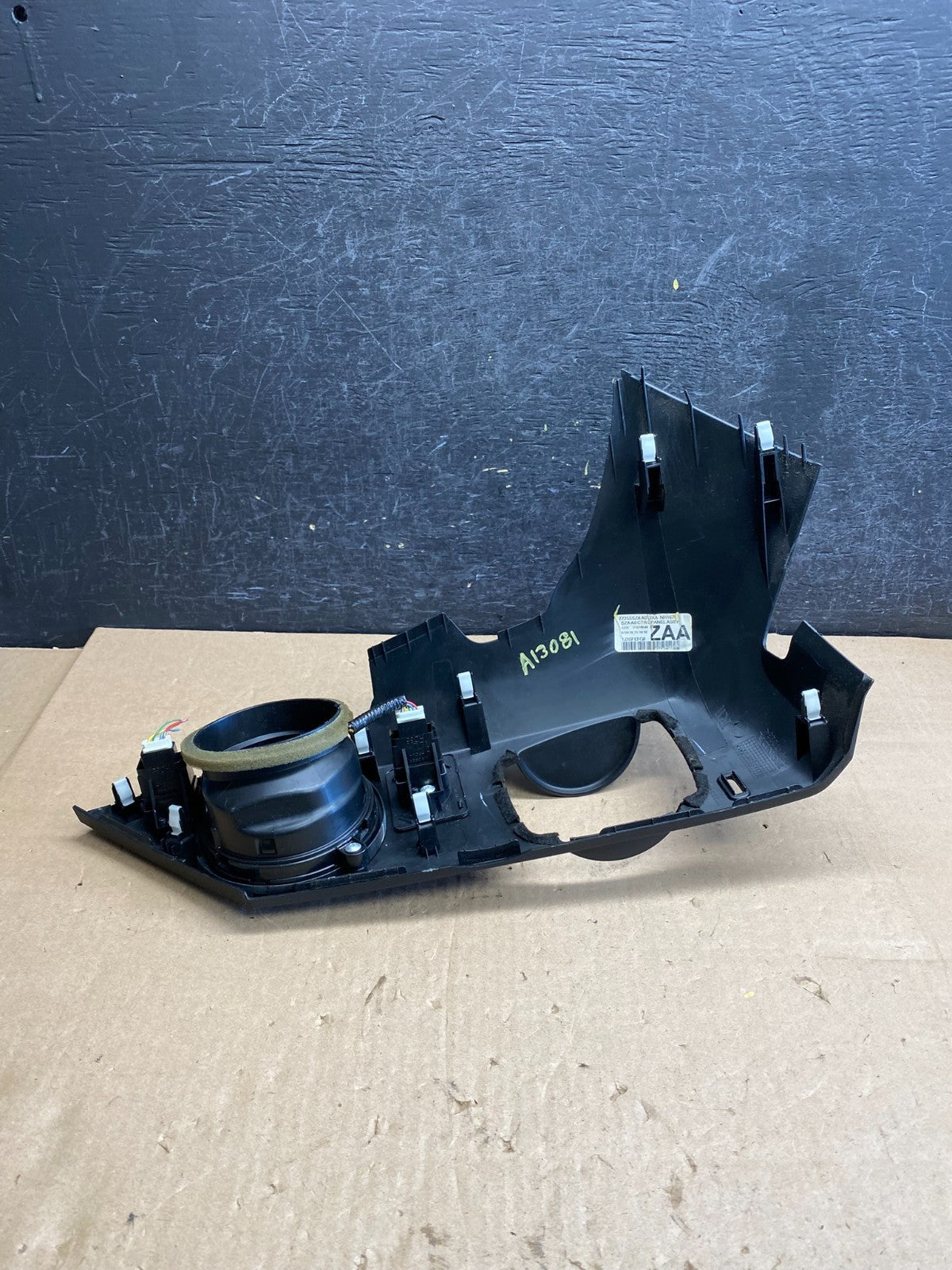 2009 - 2015 Honda Pilot Left Dash Vent Center Panel Bezel AI3081 DG2