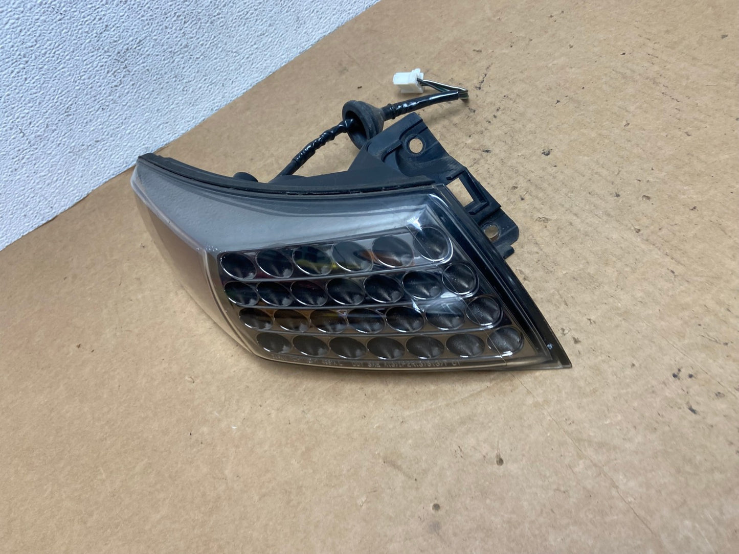 2006 to 2008 Infiniti Fx35 Left Driver Lh Smoked lens Tail Light AD4623 LK1