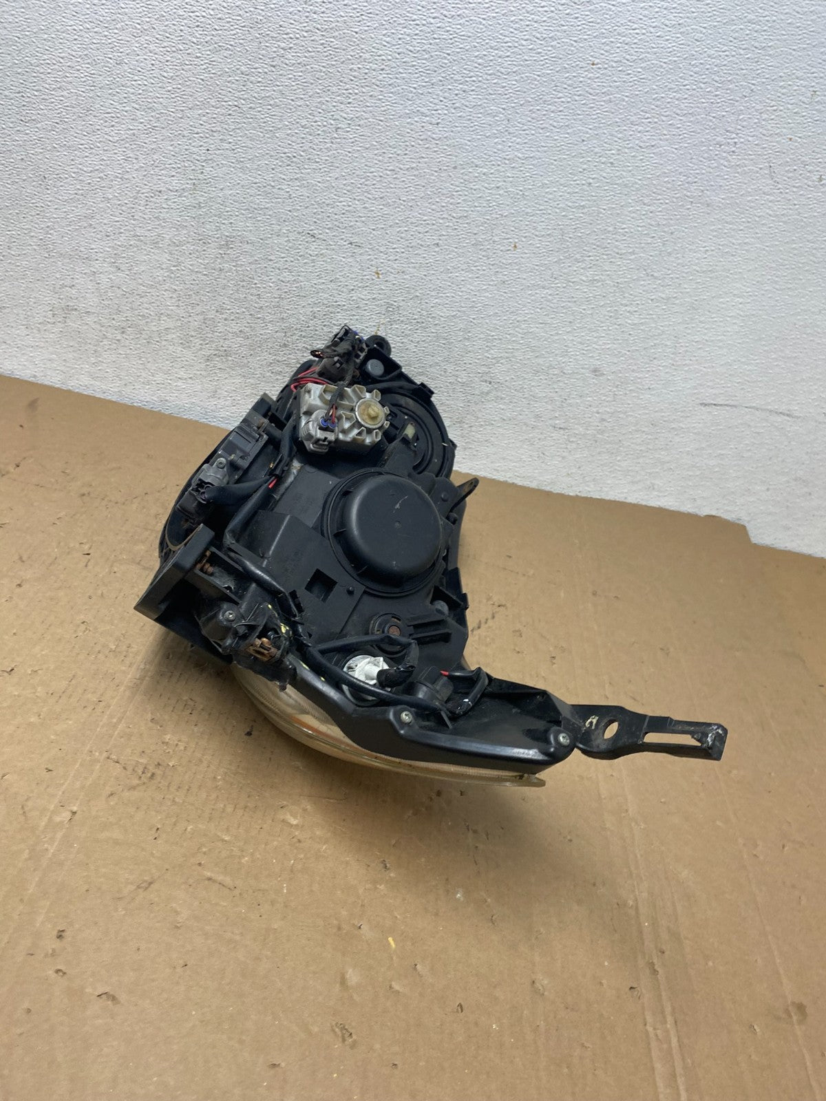 2009 - 2013 Subaru Forester Right Passenger Side Xenon Headlight AD8036 DW9
