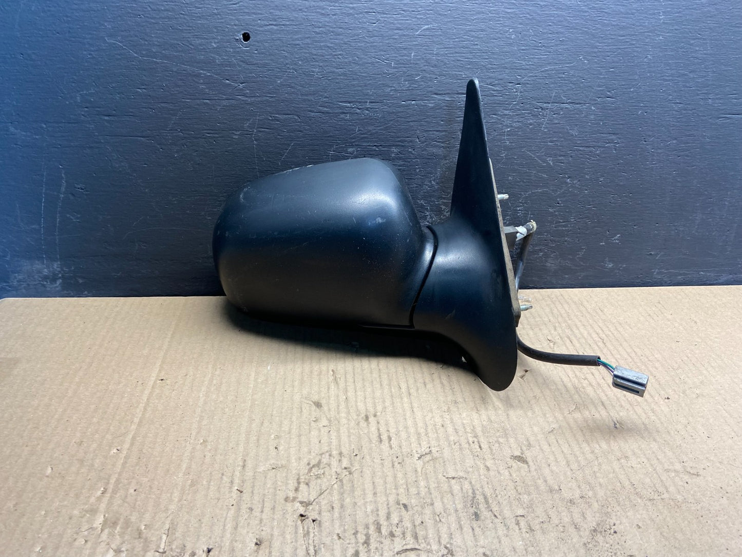 2002 to 2005 Ford Explorer Right Passenger RH Side Door Mirror AC0560 DG0