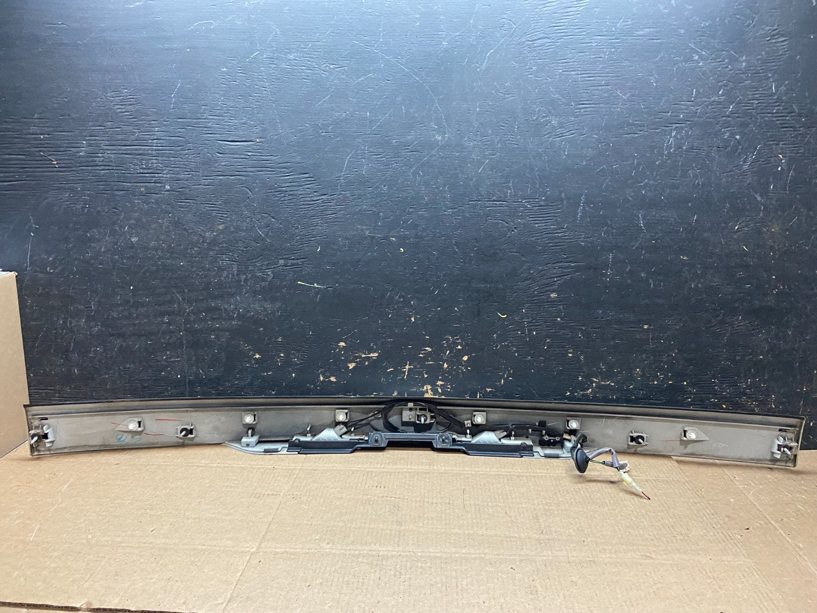 2009 - 2013 Subaru Forester  Liftgate Tailgate Trunk Trim Molding Y9397 DG6