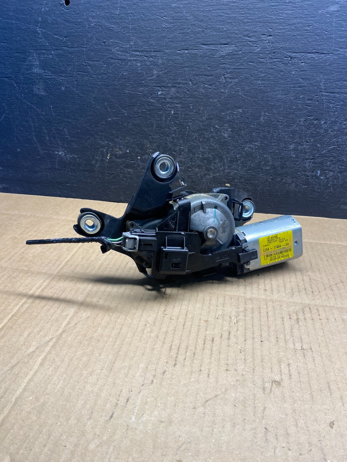 2013 to 2019 Ford Escape Rear Windshield Wiper Motor AD5023 DG4
