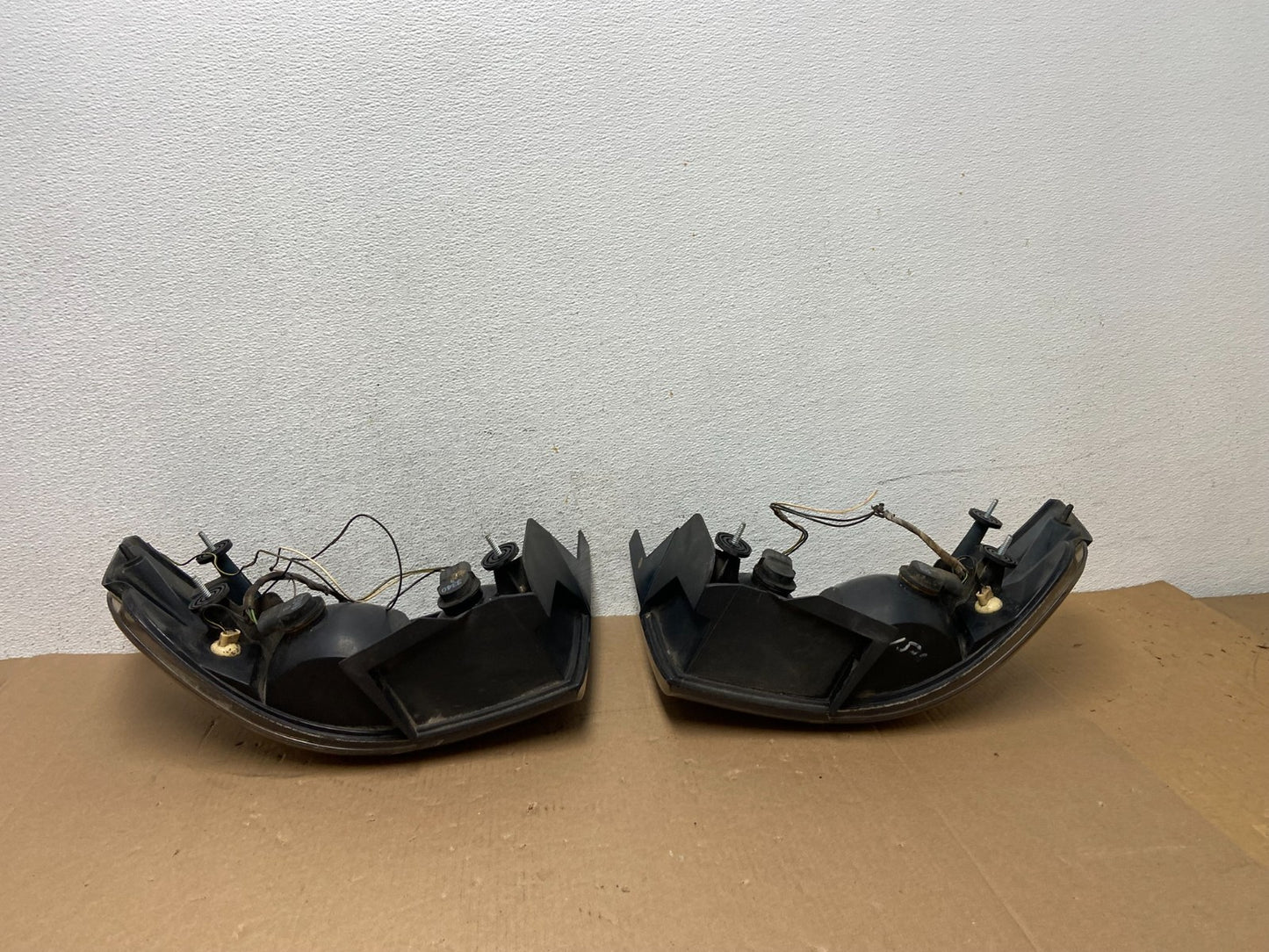 1998 to 2004 Dodge Intrepid Left+Right Set Side Tail Light AD6429 DG8