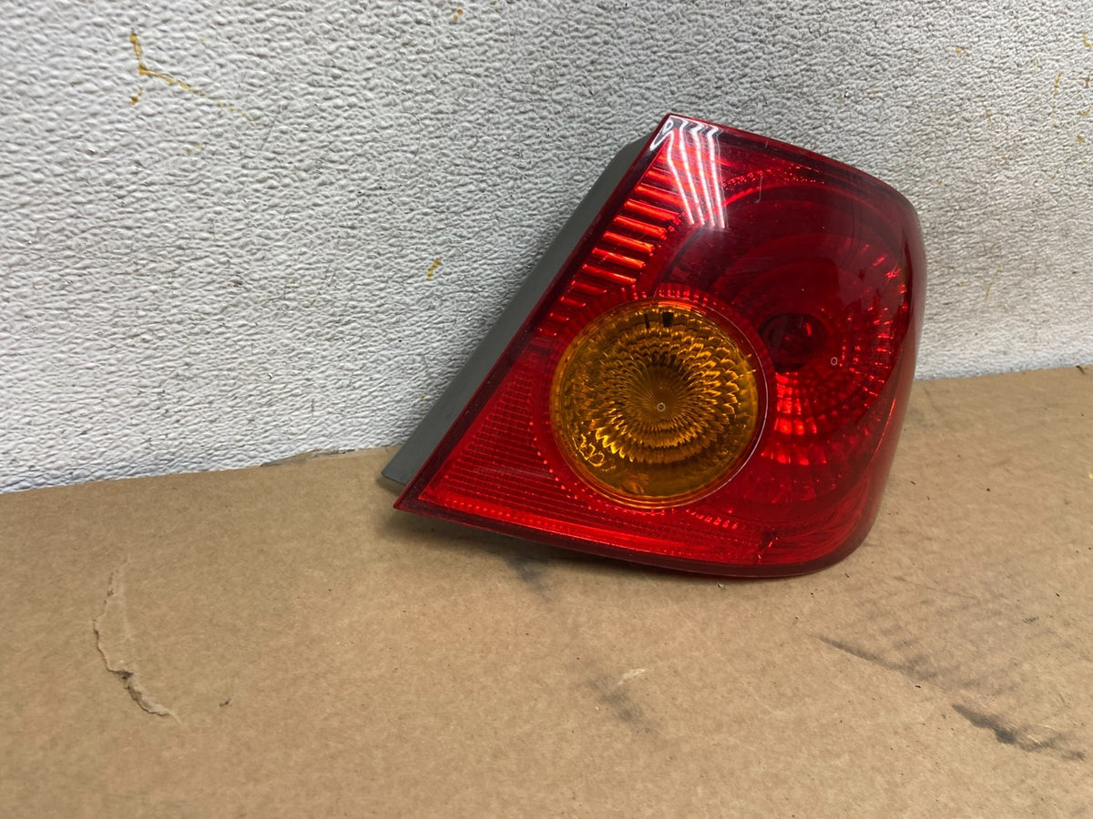 2003 to 2005 Toyota Corolla Right Passenger RH Side Tail Light AH4478 DW1