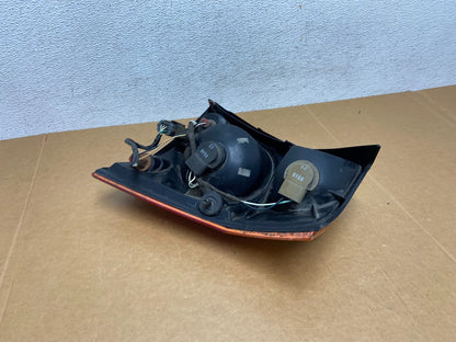 2004 2005 2006 Chrysler Pacifica Left Driver LH Tail Light AD8919 DW4
