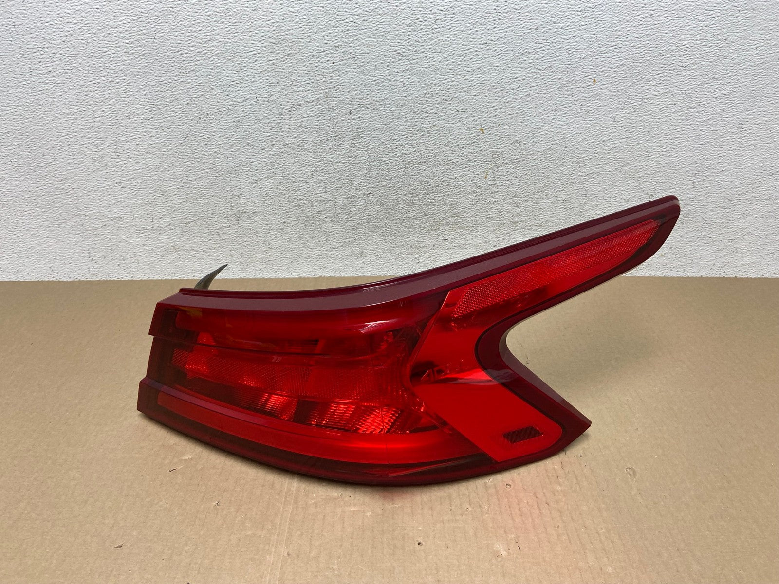 2016 2017 2018 Nissan Maxima Right Passenger RH Tail Light AE6963 LK0