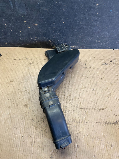2009 Mitsubishi Outlander 1505A090 Air Intake Tube/Resonator Q3258 DG2