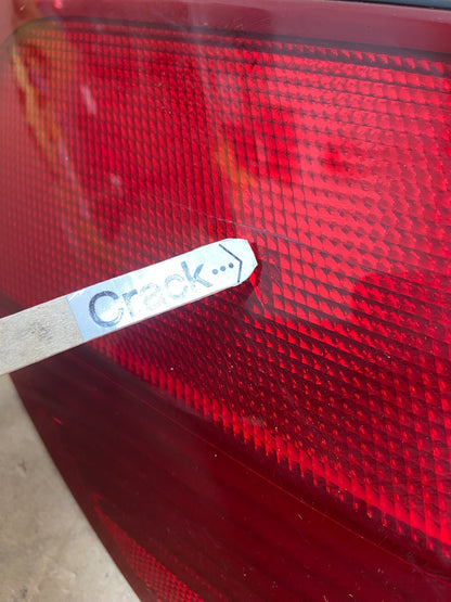 2004 to 2005 Toyota Sienna Left Driver LH Side Tail Light AA63414