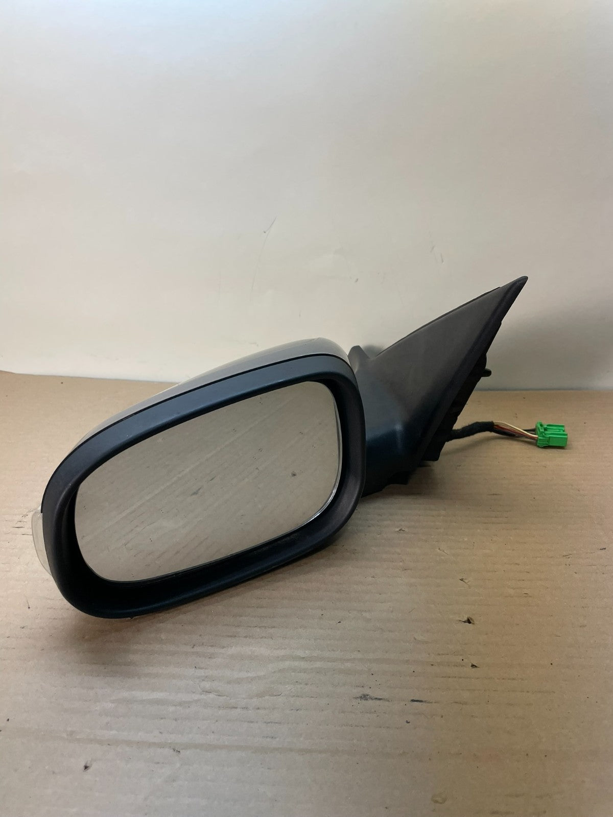 2007 to 2011 Volvo S80 Left Driver LH Side View Door Mirror AH8693 DG2