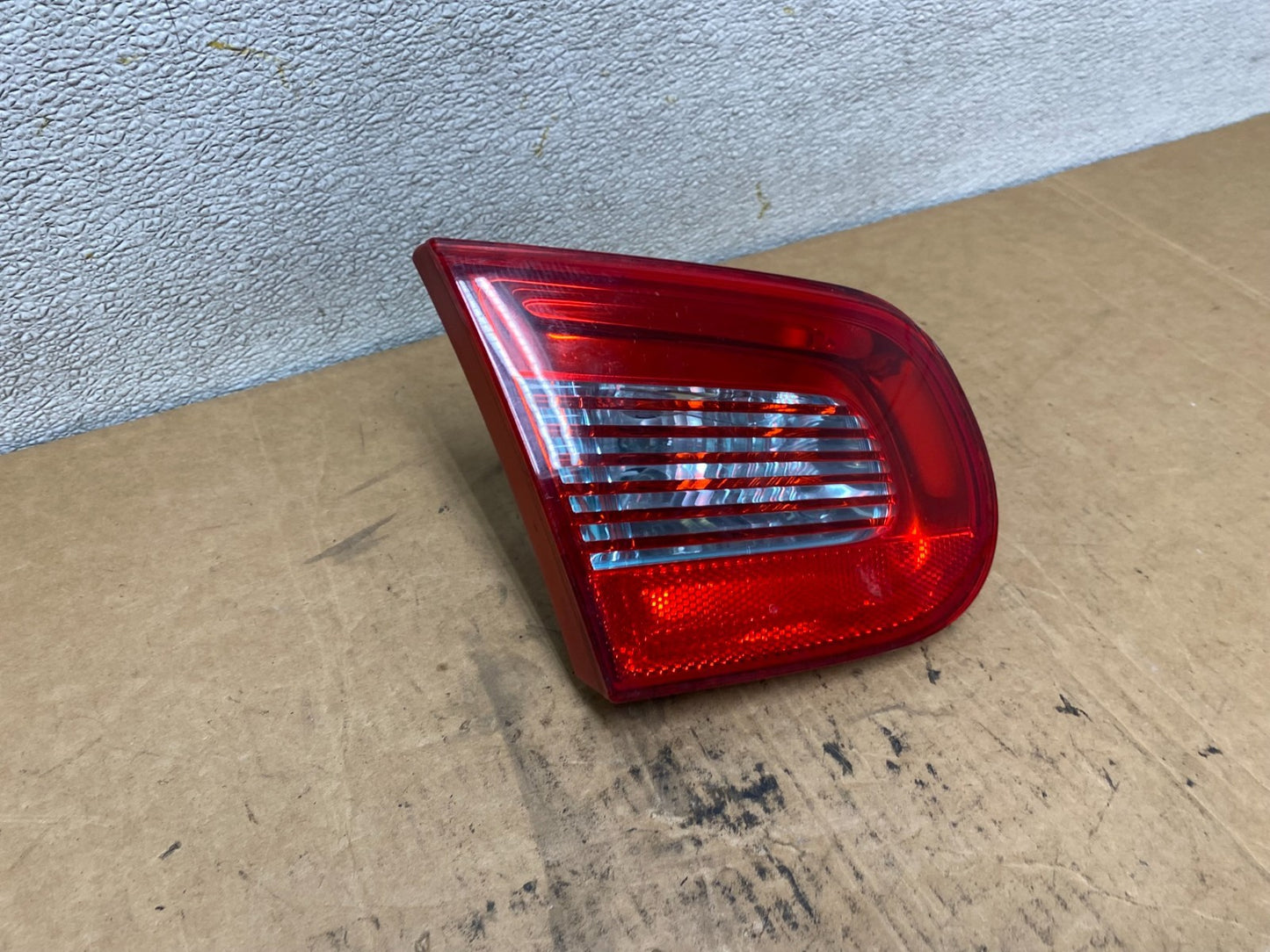 2007 - 2011 Volkswagen Eos Left Driver Tail Light Inner T2090 DW2