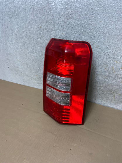 2008-2016 Jeep Patriot Right Passenger Rh Side Tail Light AI1392 LK1