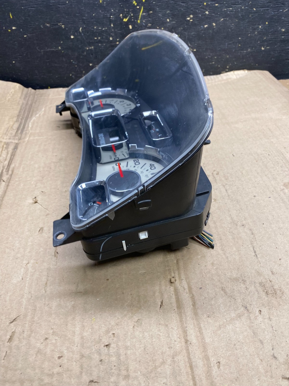 2007 2008 Ford  Expedition Speedometer Cluster Gauge OEM X5694 DG4