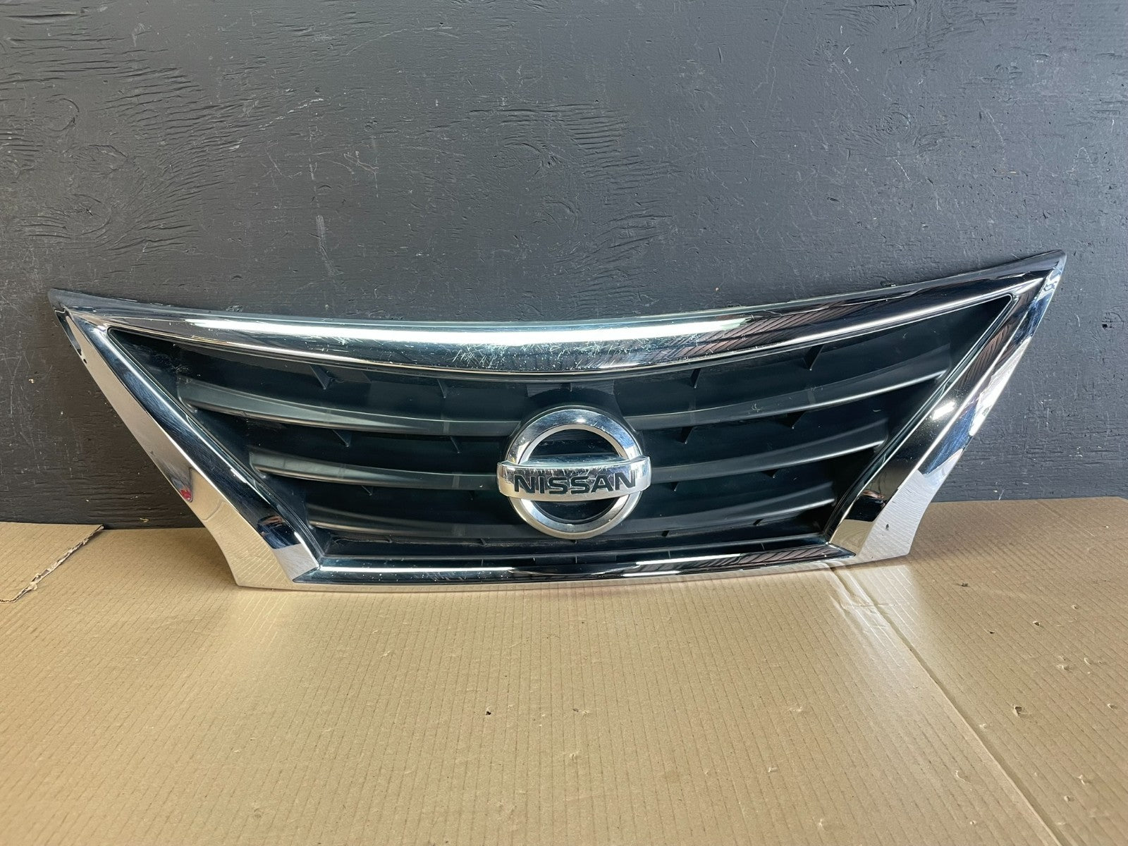 2013 to 2015 Nissan Altima Front Upper Grill Grille Sedan Aftermarket ae3528 DG0