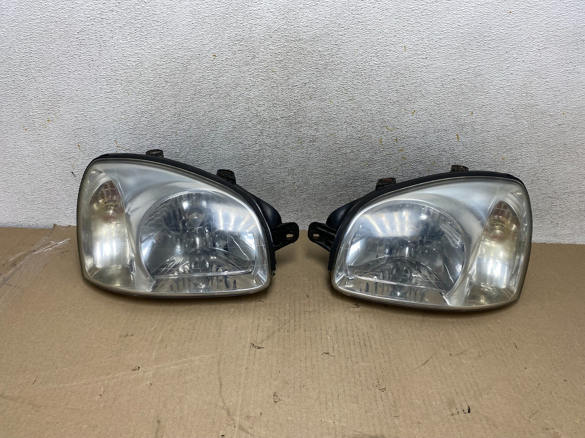 2001-2003 Hyundai Santa Fe Left+Right Headlights Halogen AH6739 DW0
