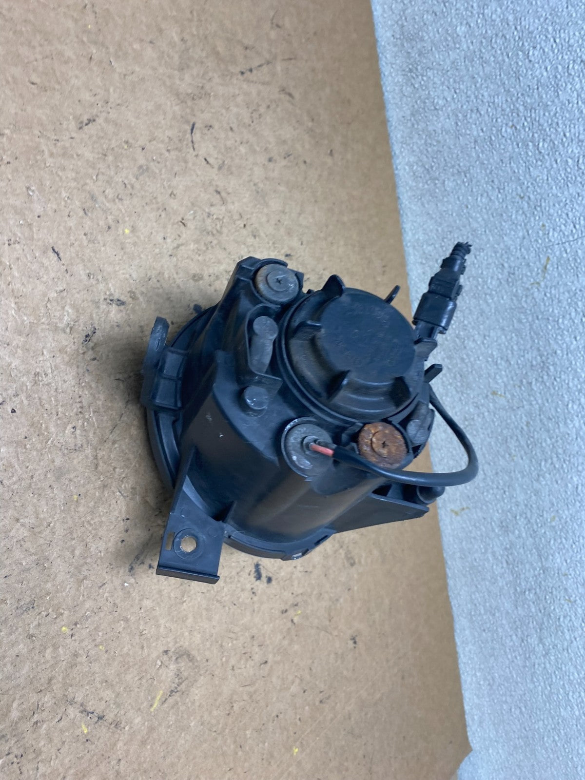 2003 to 2005 Kia Optima Right Passenger RH Side Inner Headlight OEM S9316 DG5