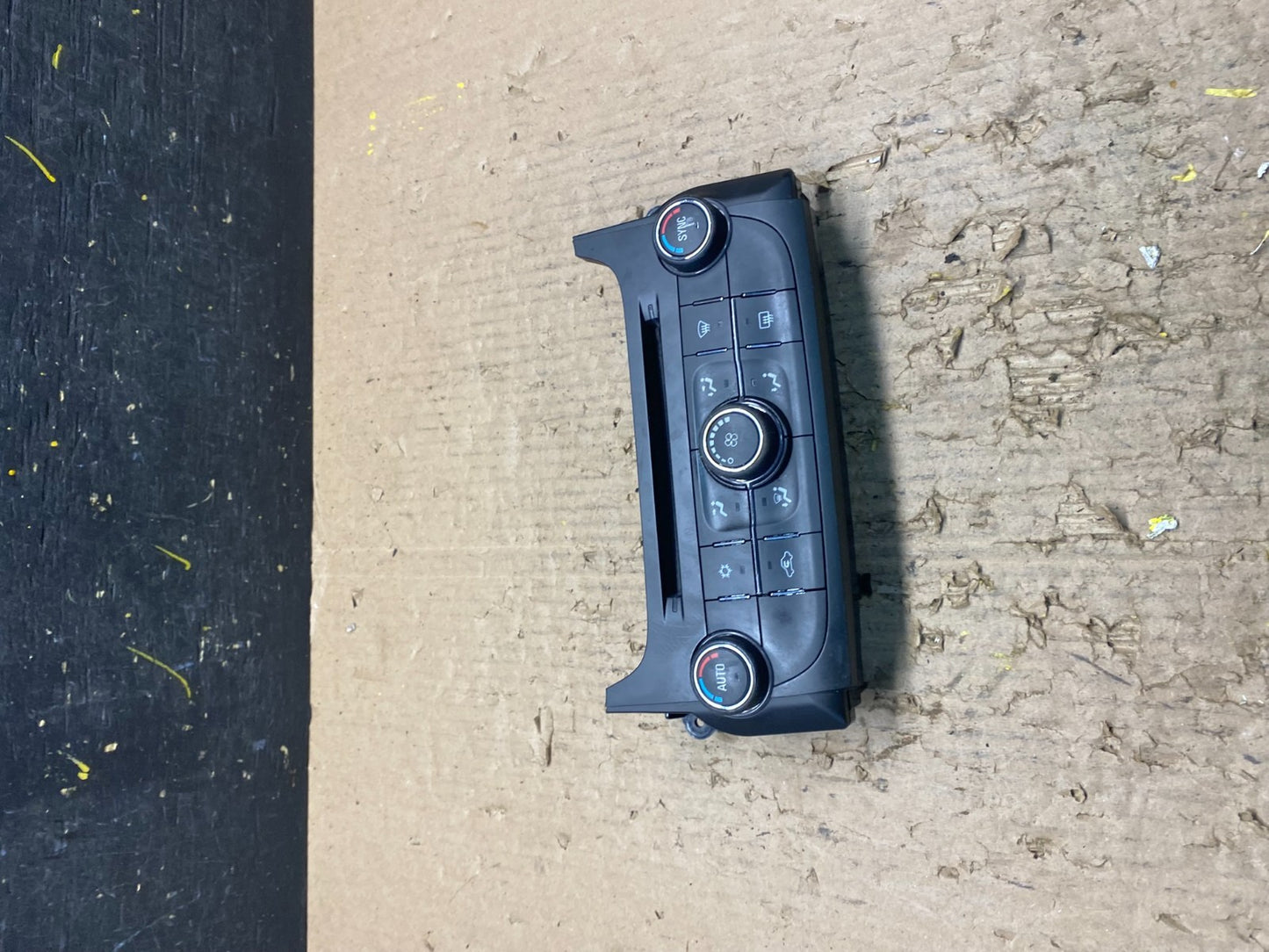 2014 2015 Chevrolet Malibu AM FM Radio Control Panel T1845 DG0