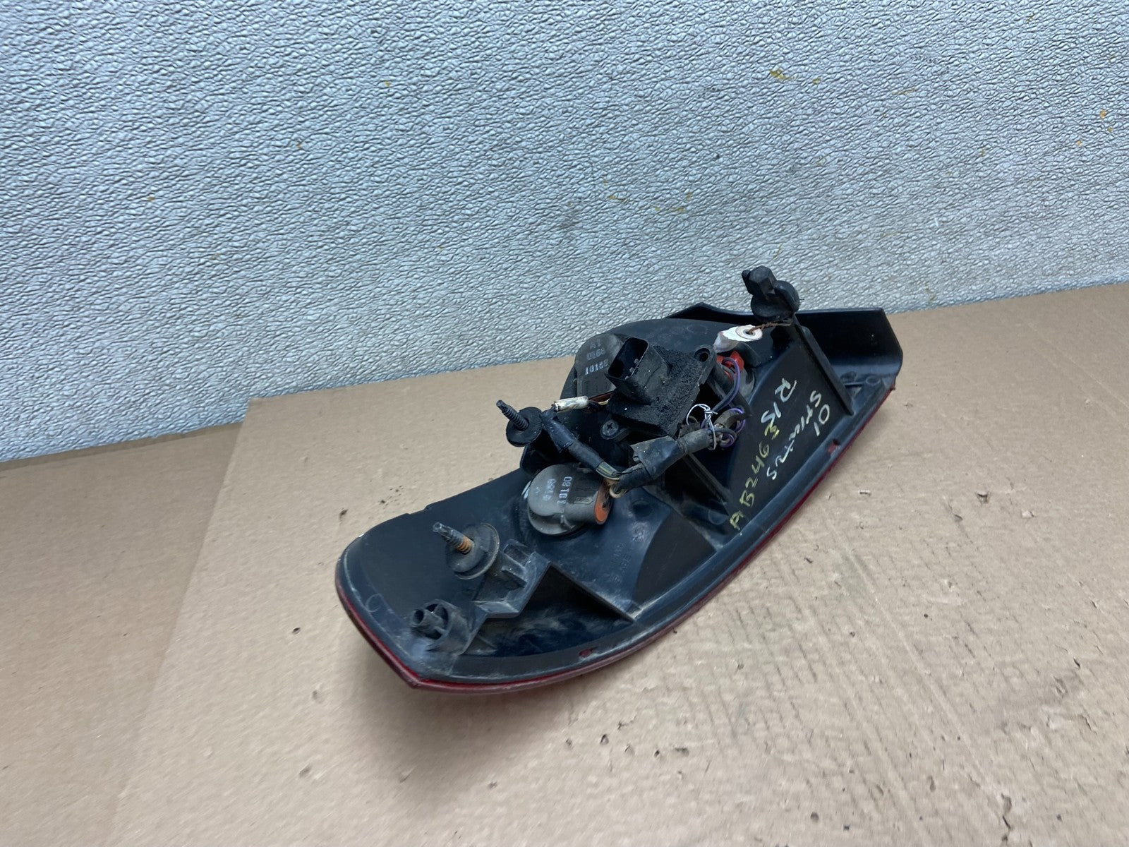 2001-2006 Dodge Stratus Right Passenger Rh Side Tail Light OEM AB2463 LK6