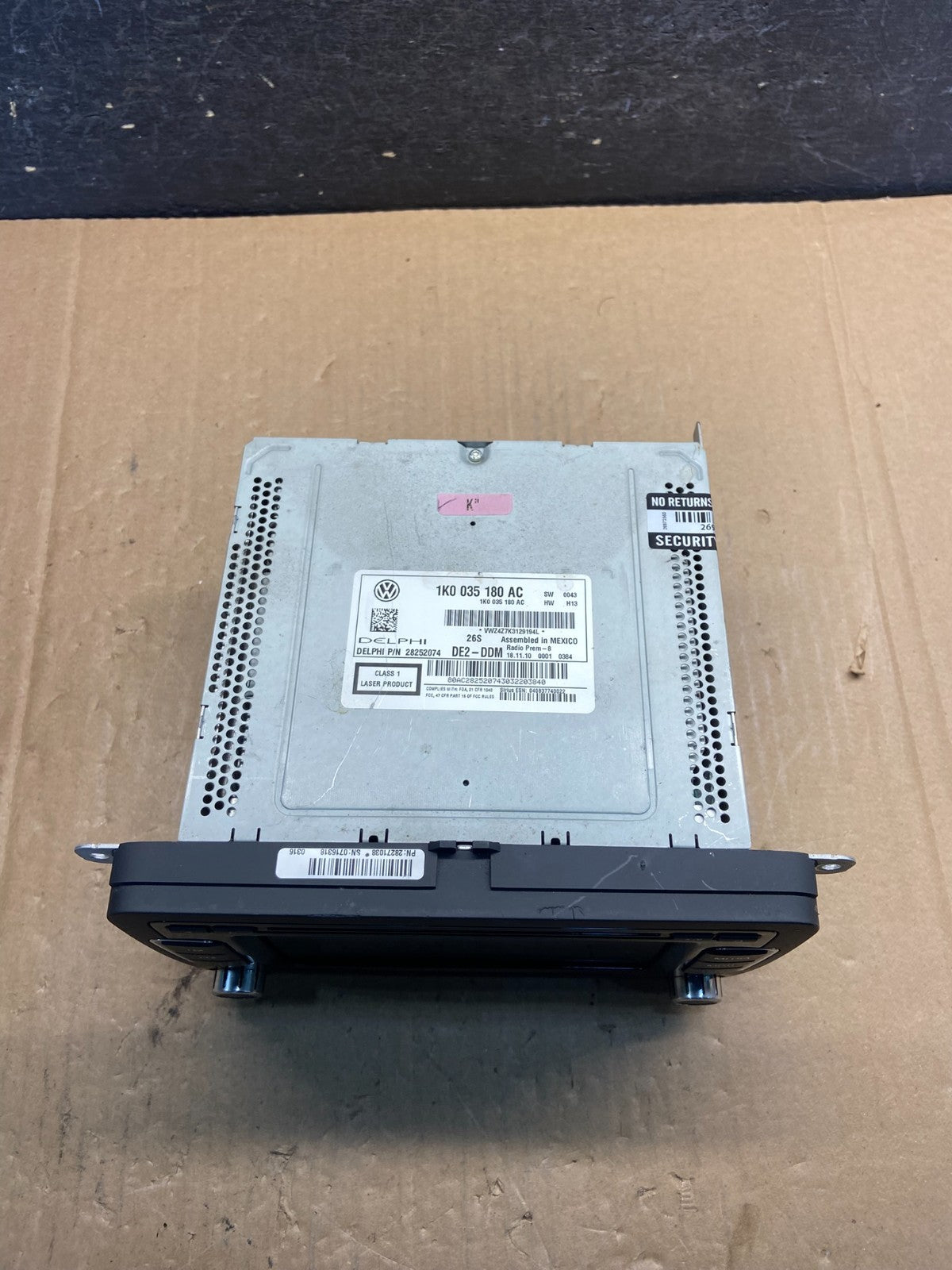 2009 to 2012 Volkswagen CC Radio CD Player Screen AM/FM AG1518 DW3