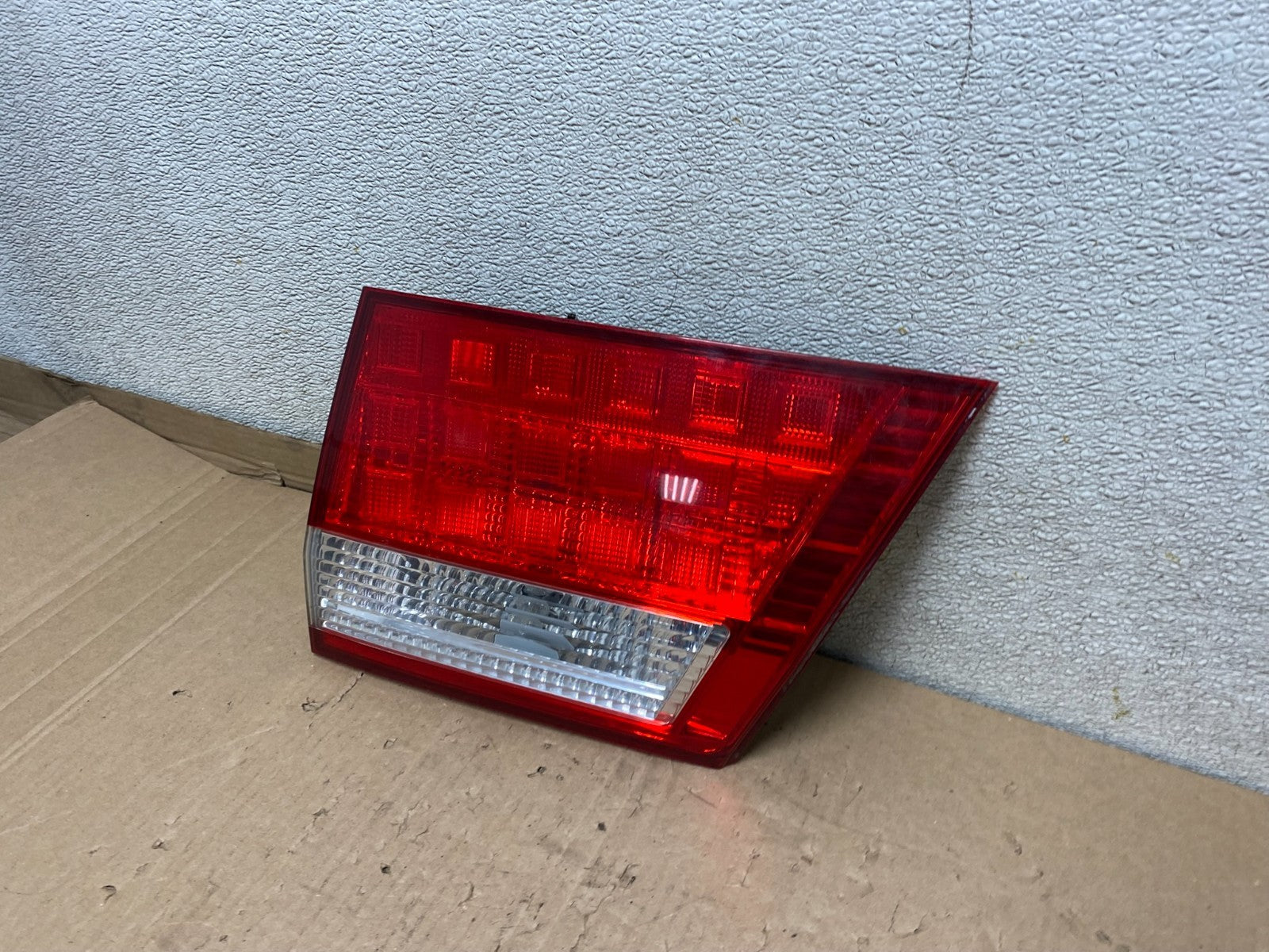 2005 2006 2007 Honda Odyssey Inner Right Passenger RH Tail Light U8347 DW1