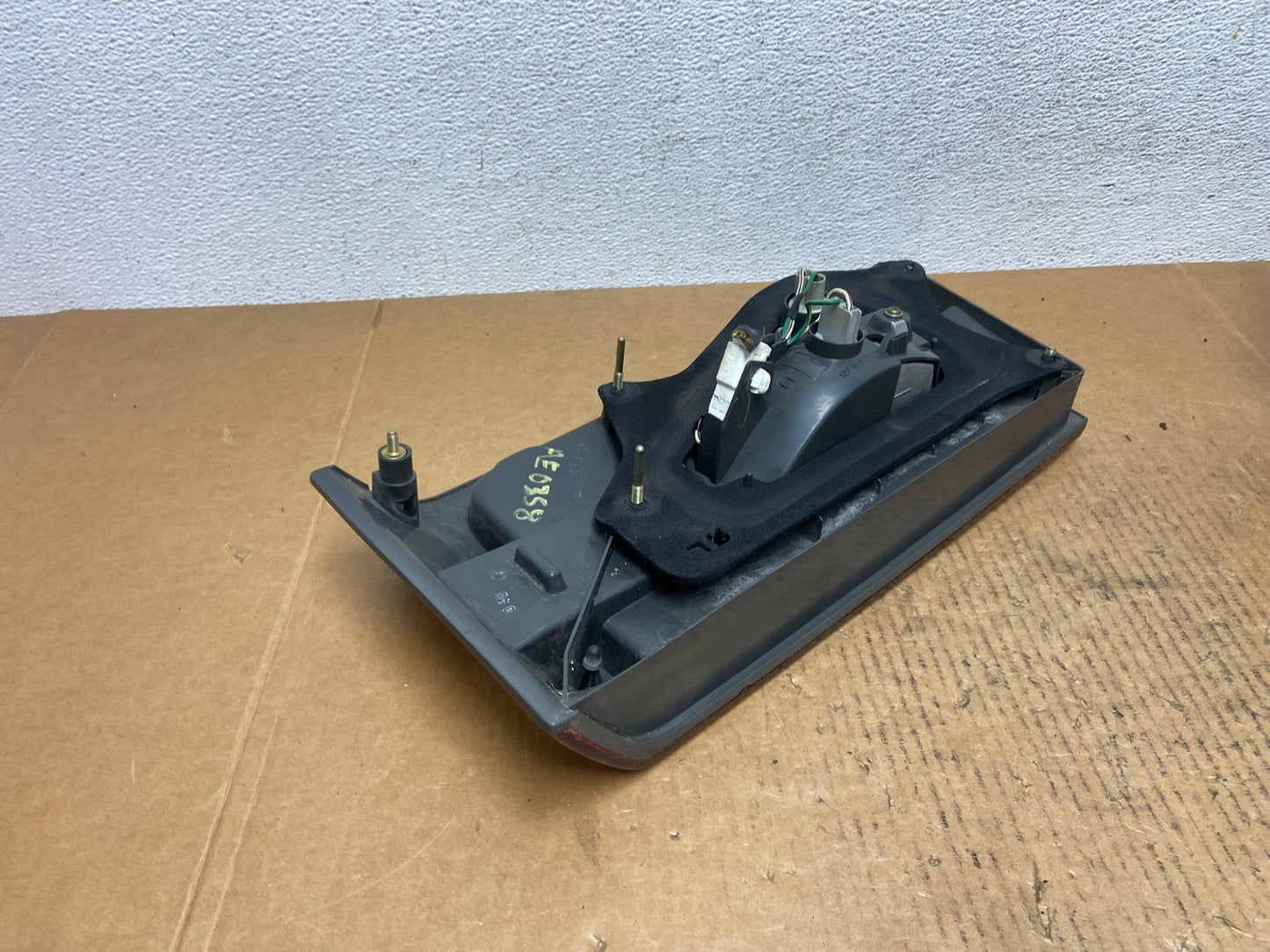 2000 2001 Lexus ES300 Inner Left Driver LH Side Tail Light AE0358 LK5