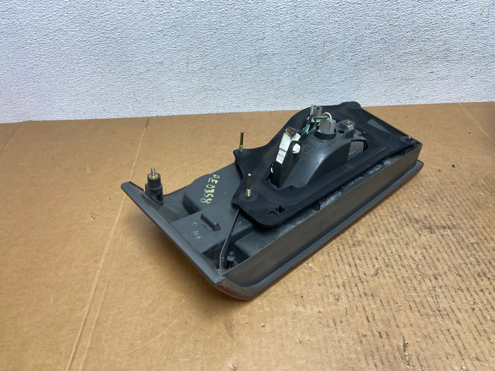 2000 2001 Lexus ES300 Inner Left Driver LH Side Tail Light AE0358 LK5