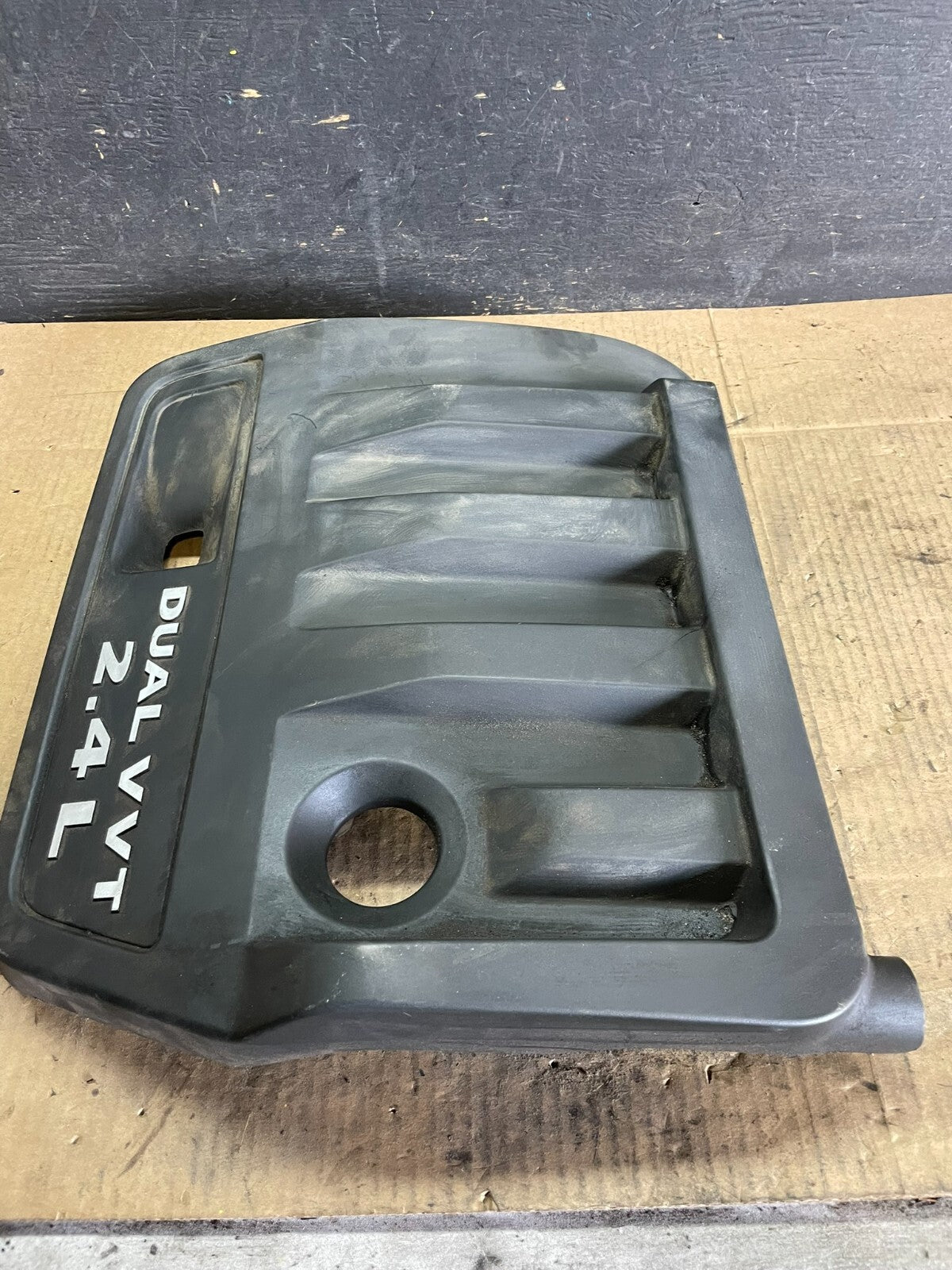 2012 to 2014 Chrysler 200 Engine Cover Top Lid Cover J4146 DG2