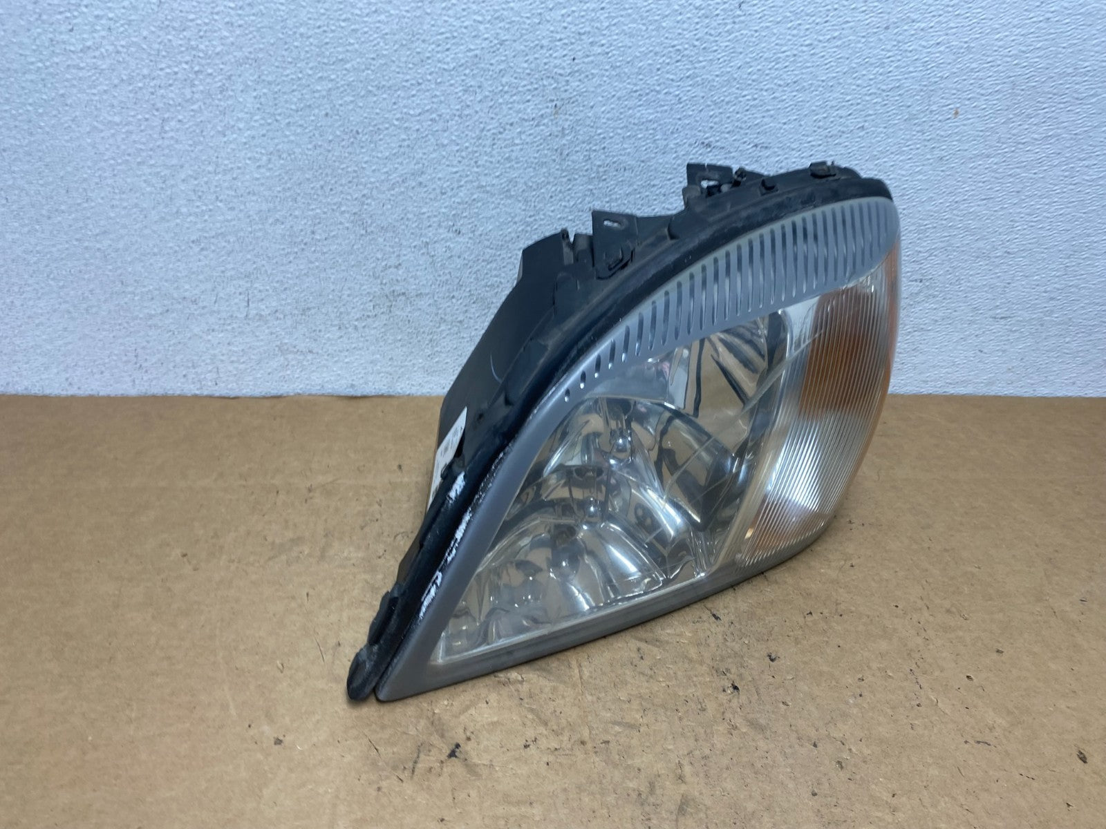 2000 to 2005 Cadillac Deville Left Driver LH Side Headlight AD5233 DW2