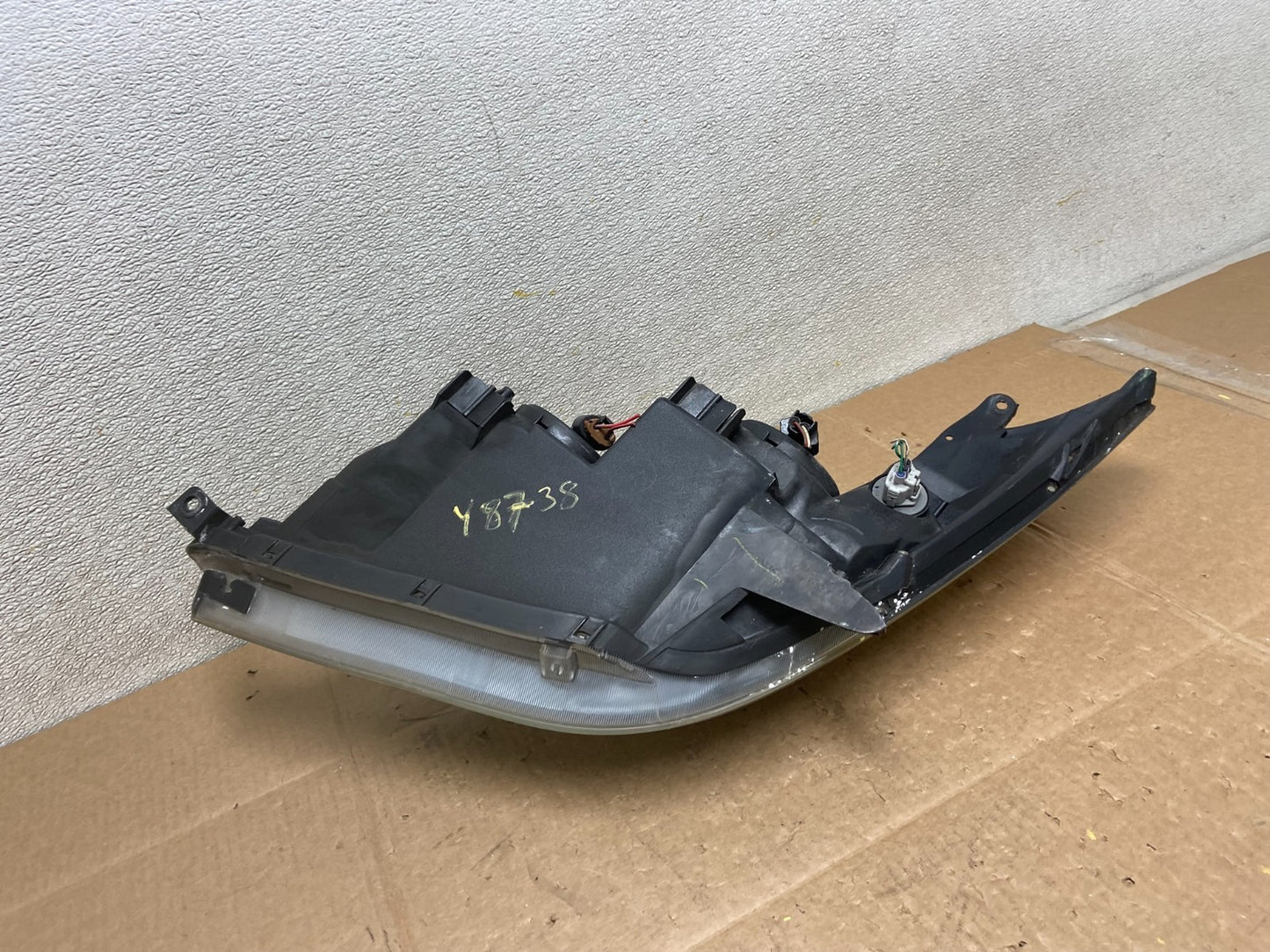 2004 2005 2006 Toyota Solara Halogen Headlight Right Passenger Side Y8738 DW7